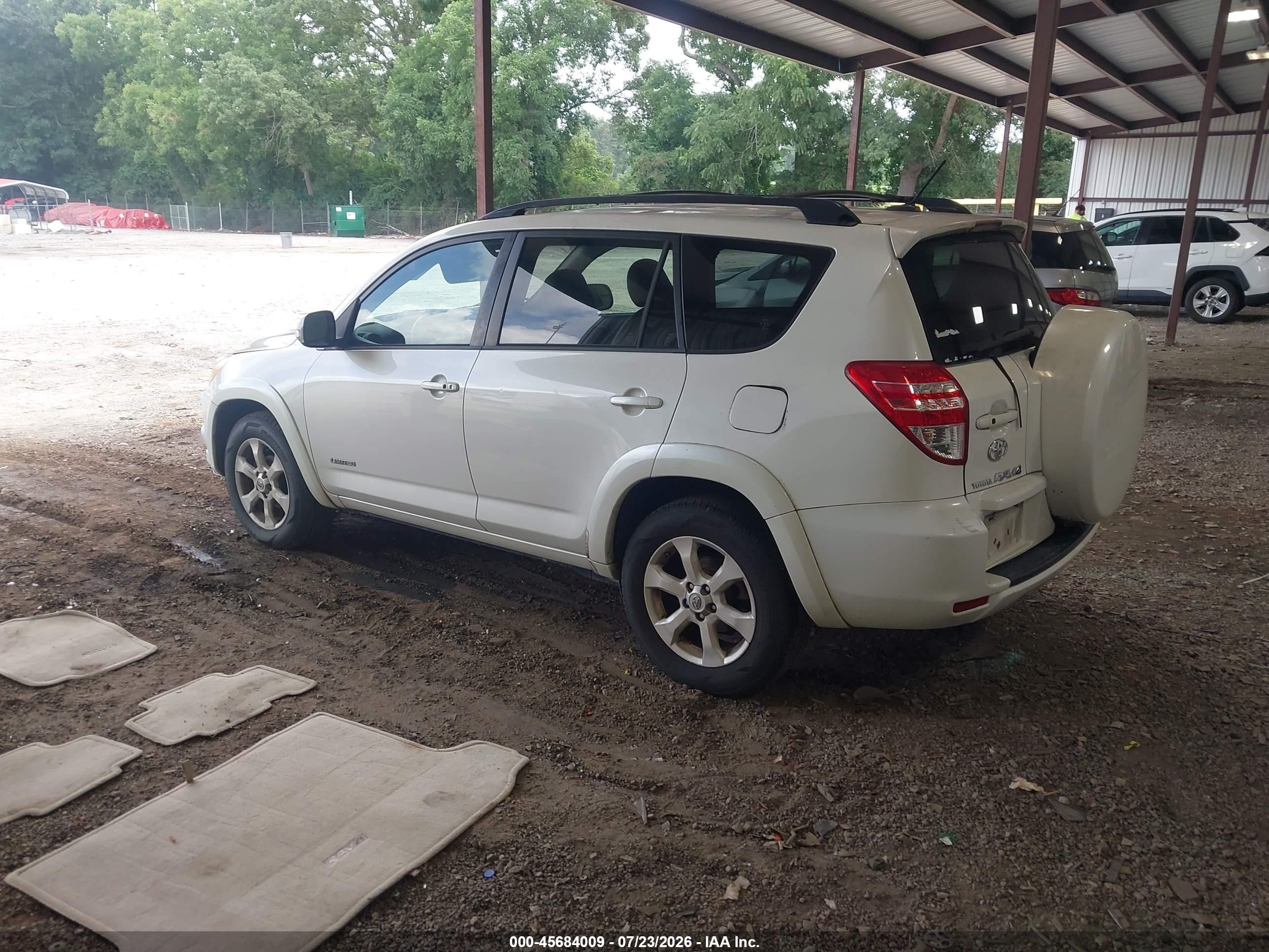 2009 Toyota Rav4 Limited White vin: JTMZF31VX95009869
