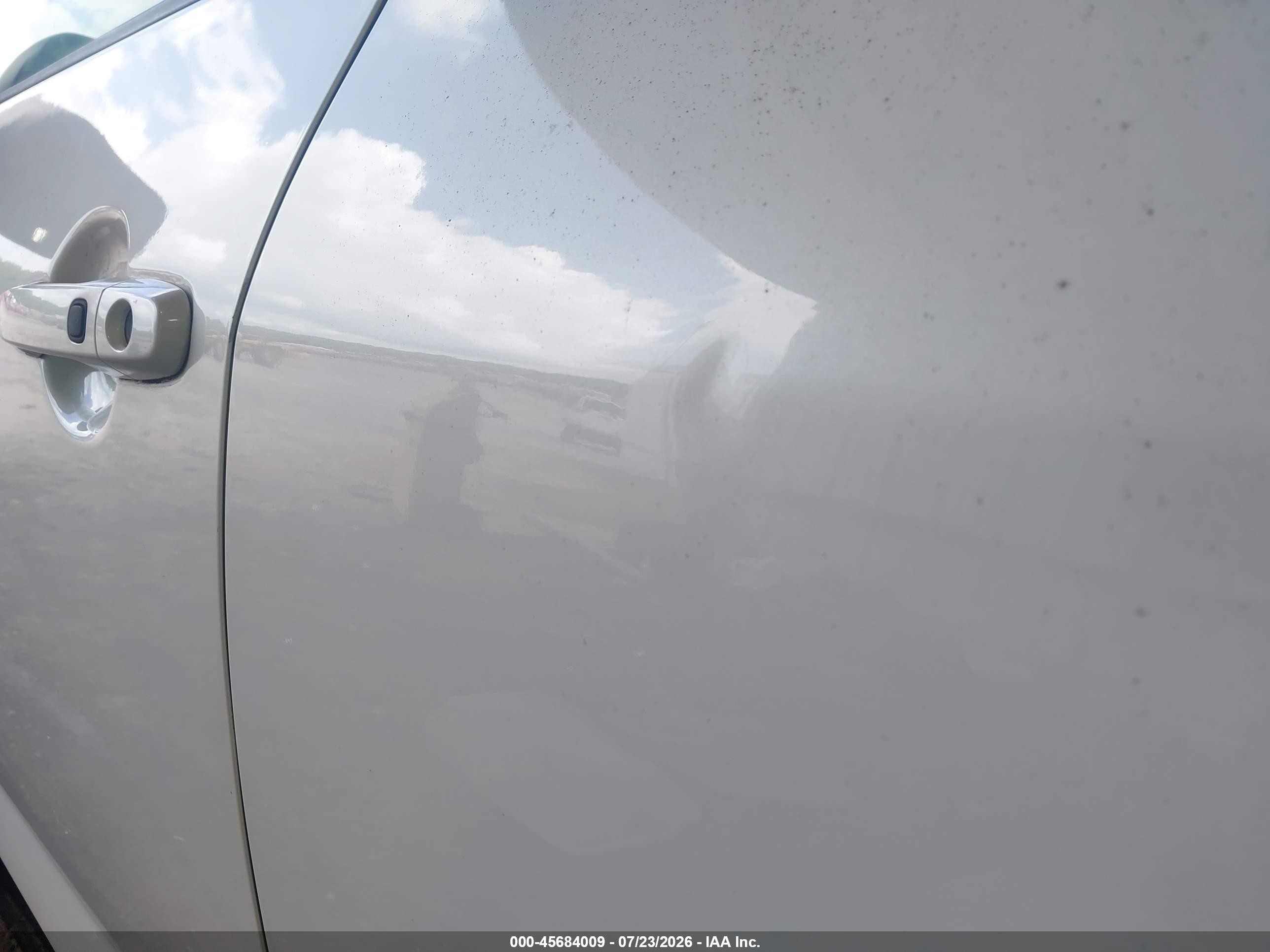 2009 Toyota Rav4 Limited White vin: JTMZF31VX95009869