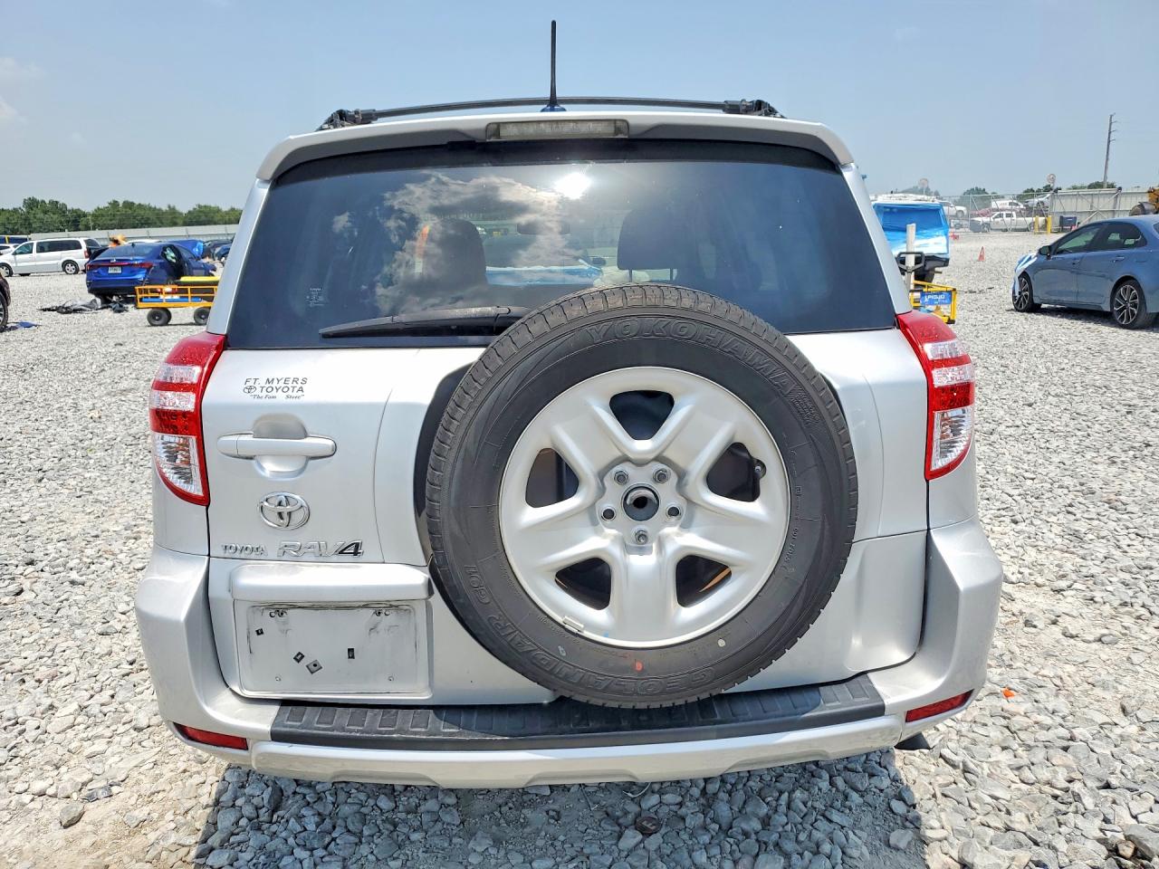 2009 Toyota Rav4 Base Silver vin: JTMZF33V195009112