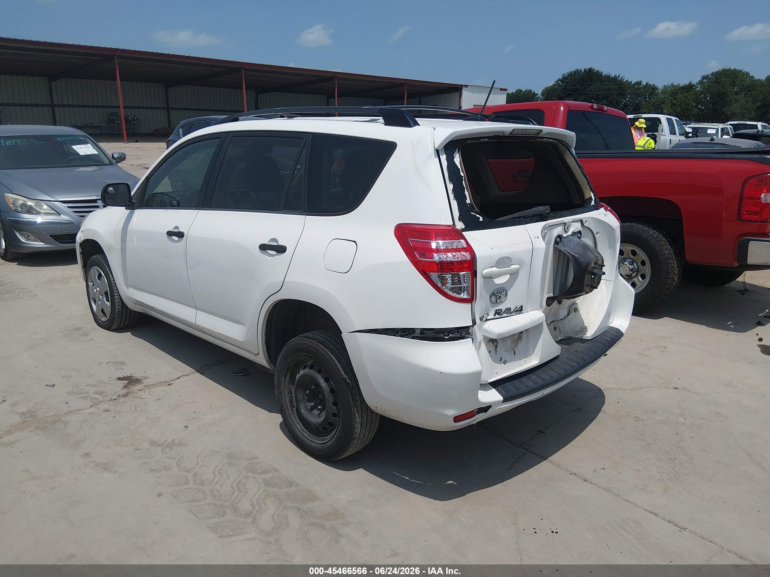 2009 Toyota Rav4   White vin: JTMZF33V19D000450