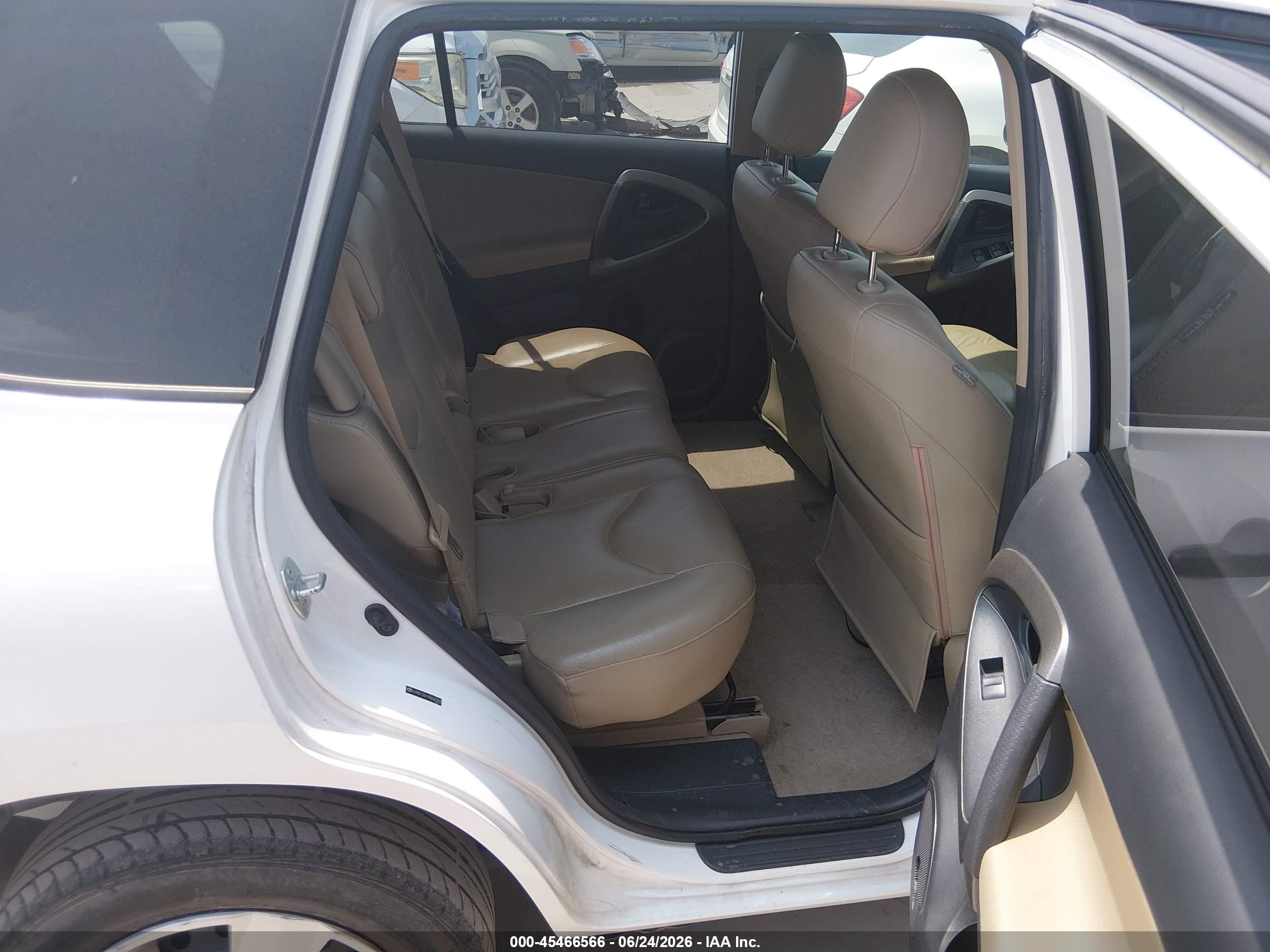 2009 Toyota Rav4   White vin: JTMZF33V19D000450