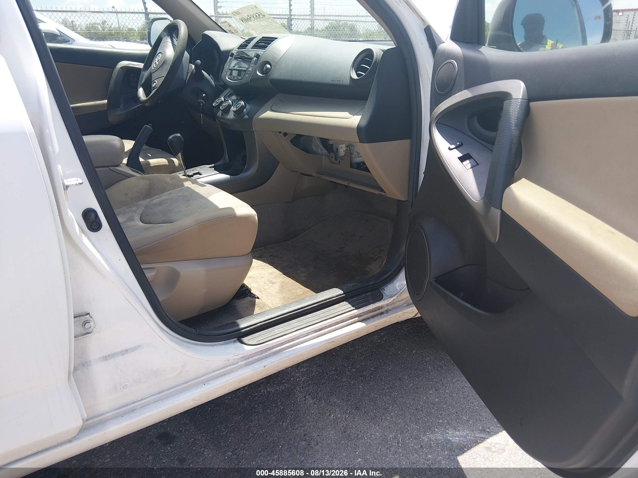 2009 Toyota Rav4   White vin: JTMZF33V19D005163