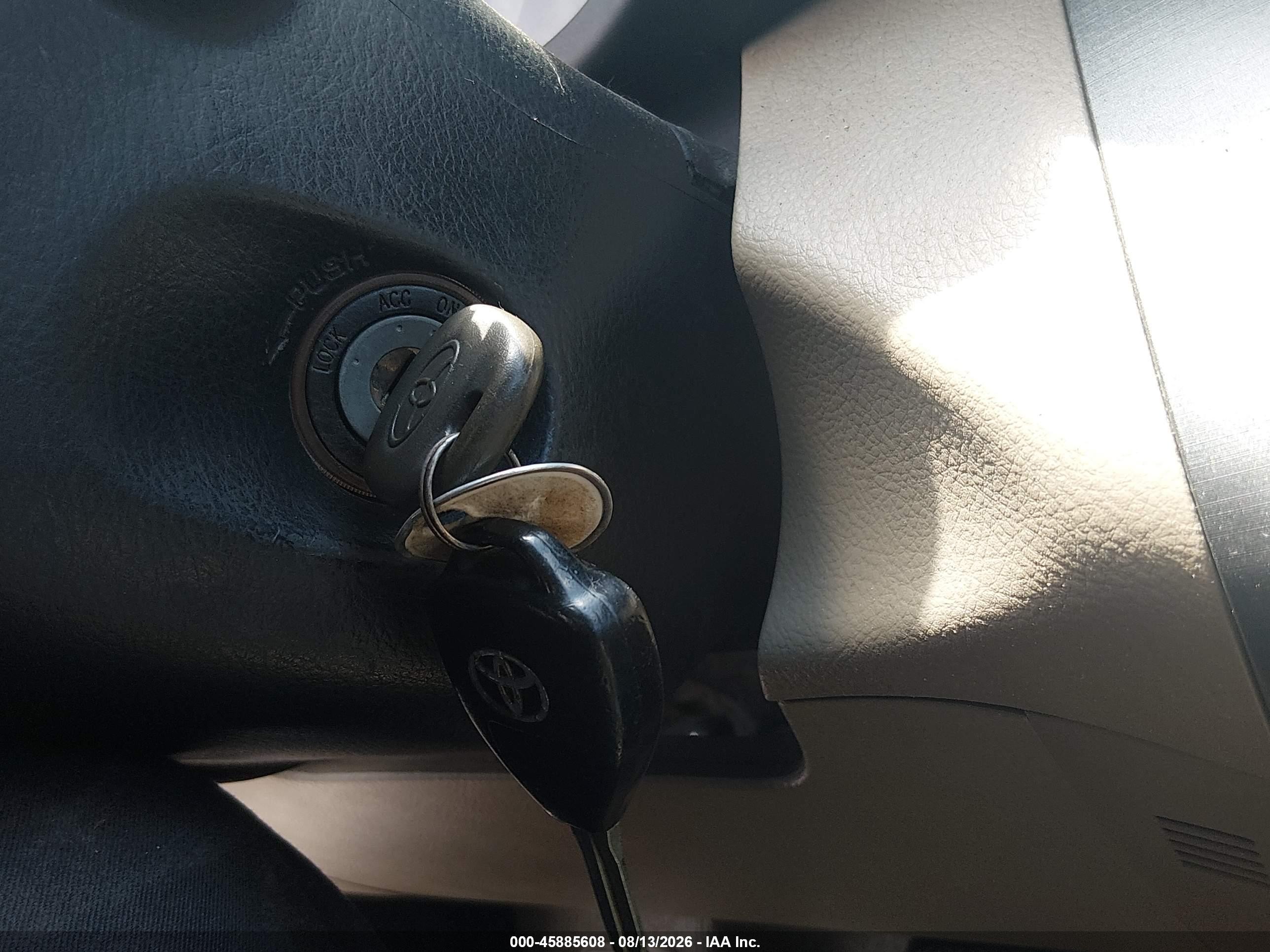 2009 Toyota Rav4   White vin: JTMZF33V19D005163