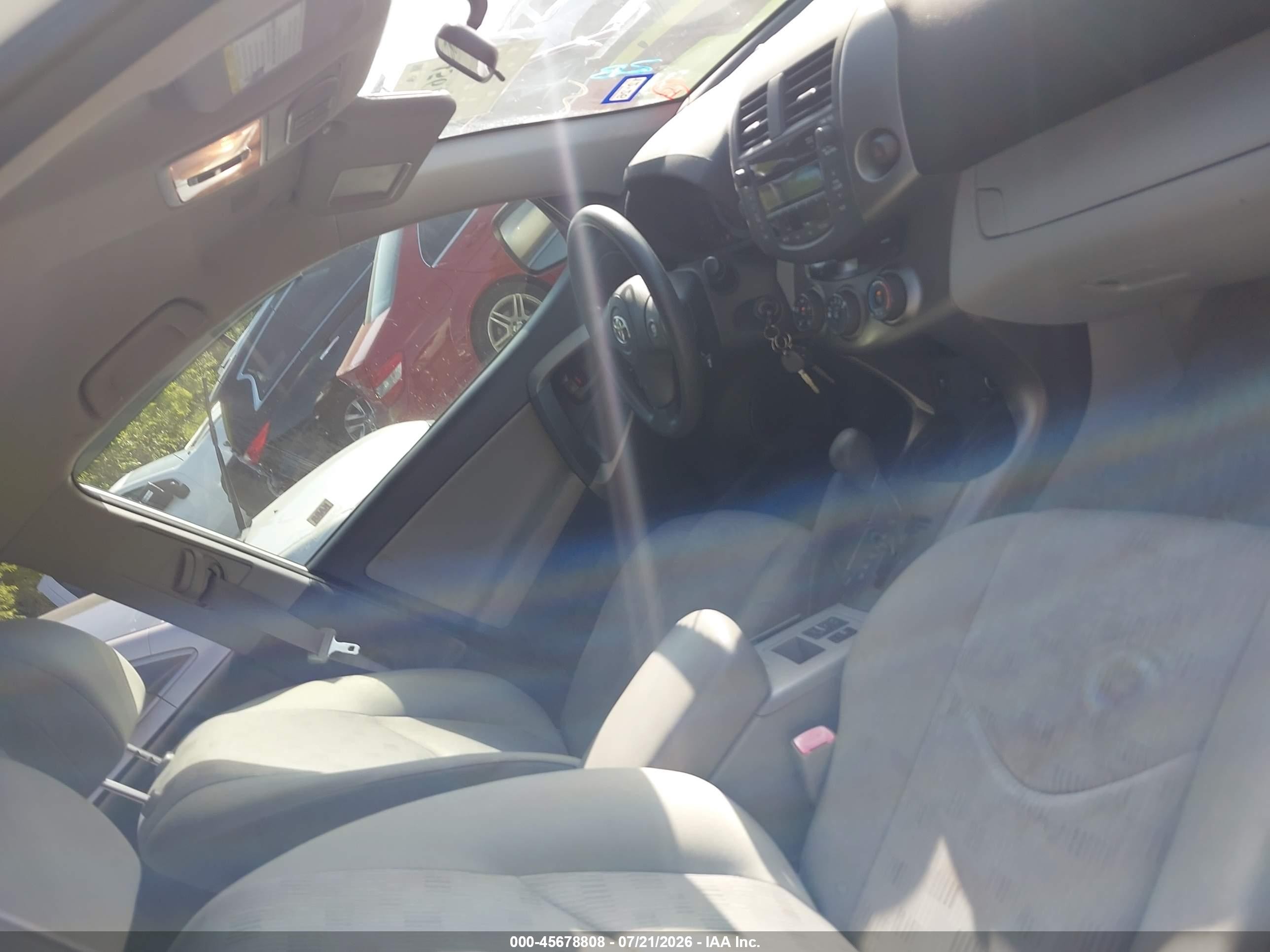 2009 Toyota Rav4   White vin: JTMZF33V19D006054