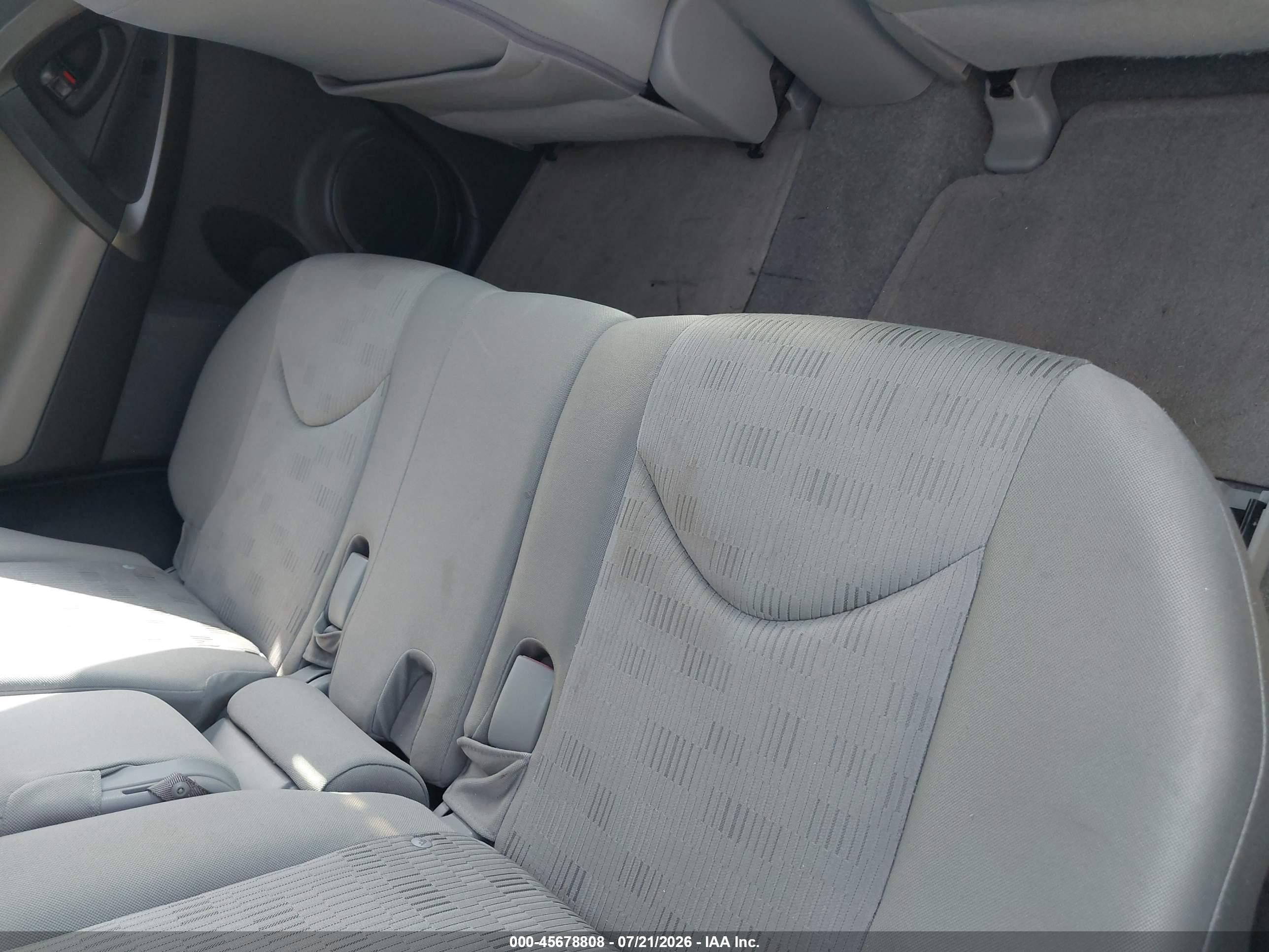 2009 Toyota Rav4   White vin: JTMZF33V19D006054