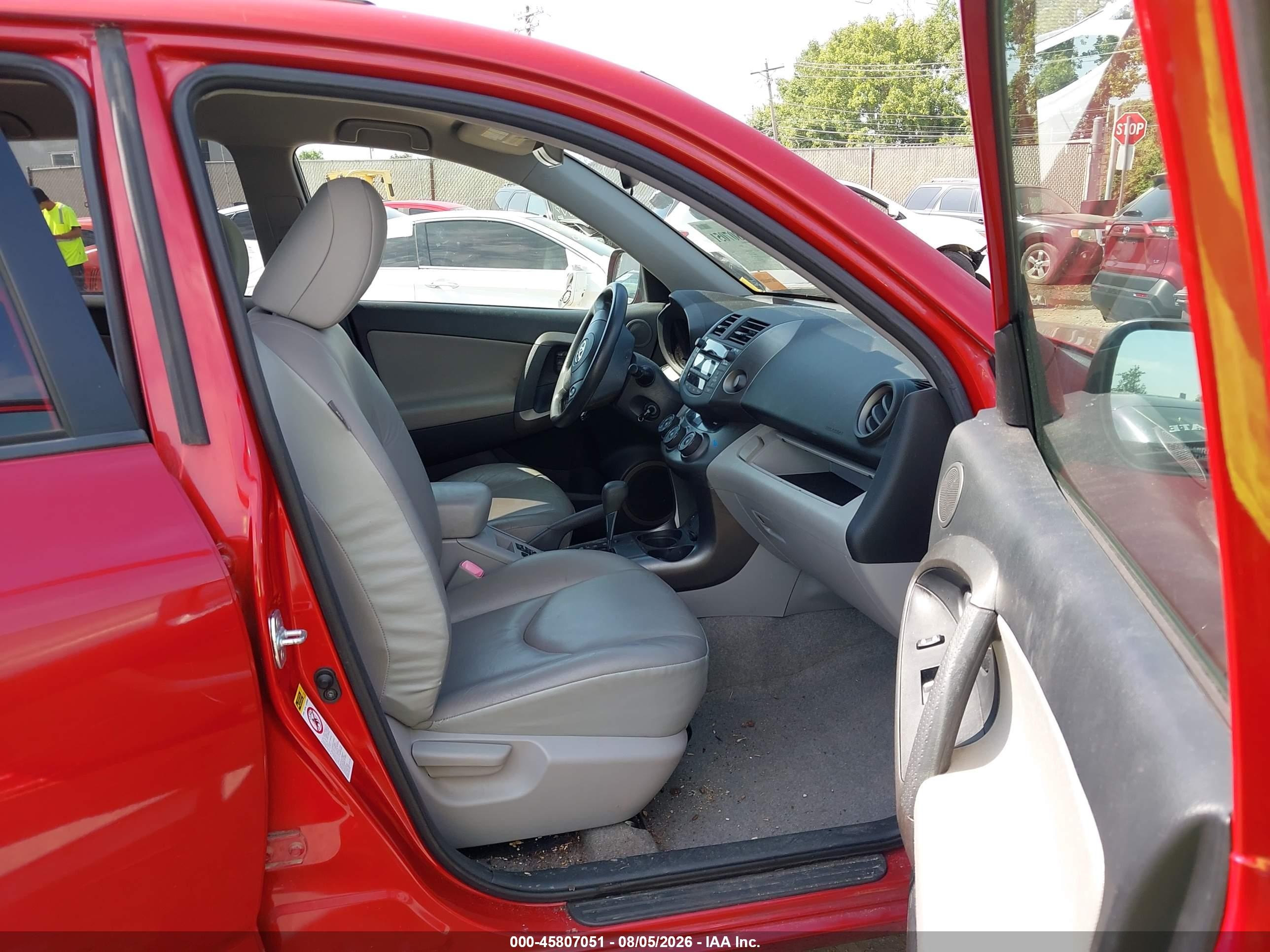 2009 Toyota Rav4 Red vin: JTMZF33V39D007240