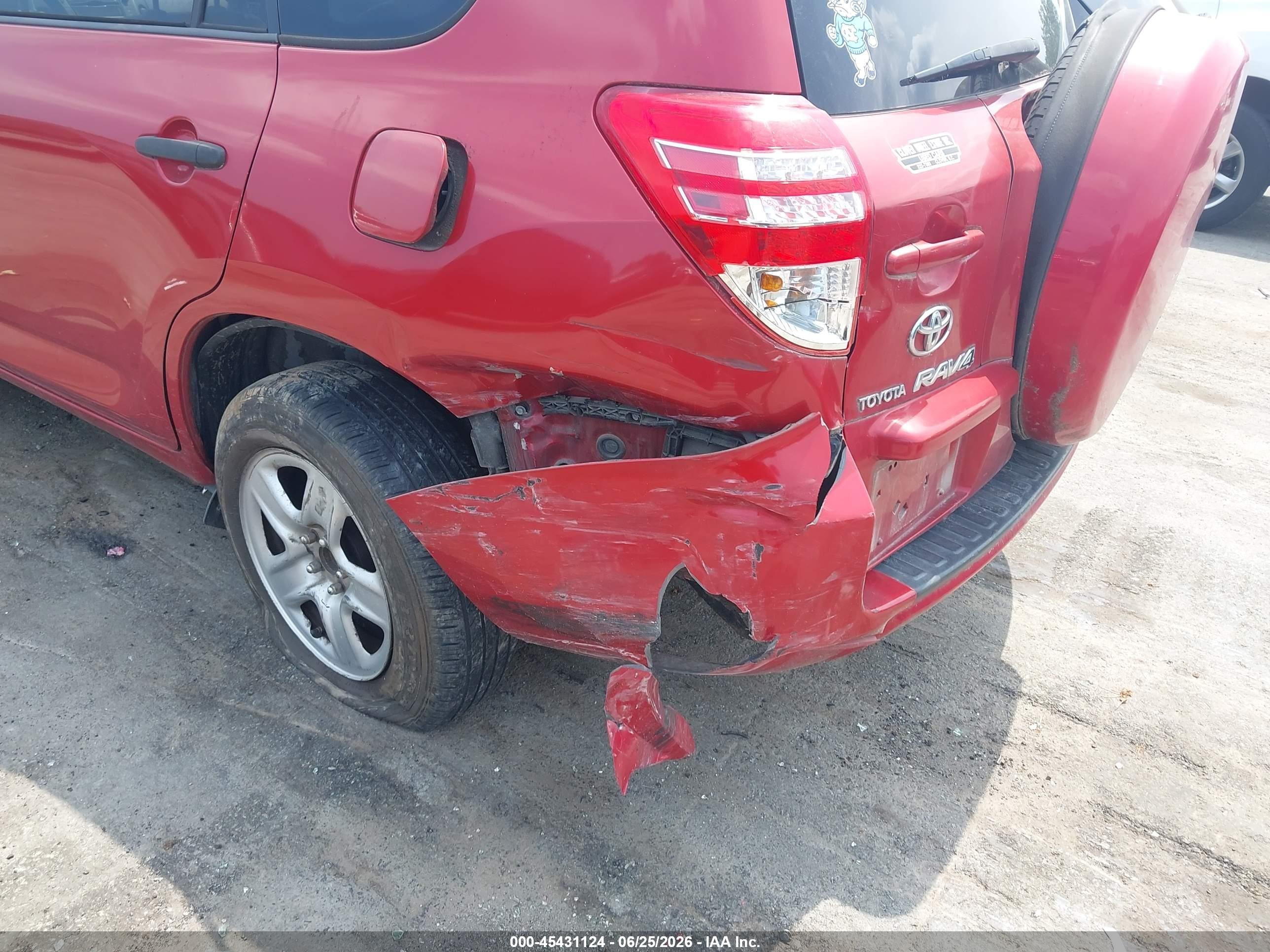 2009 Toyota Rav4 Red vin: JTMZF33V49D006811
