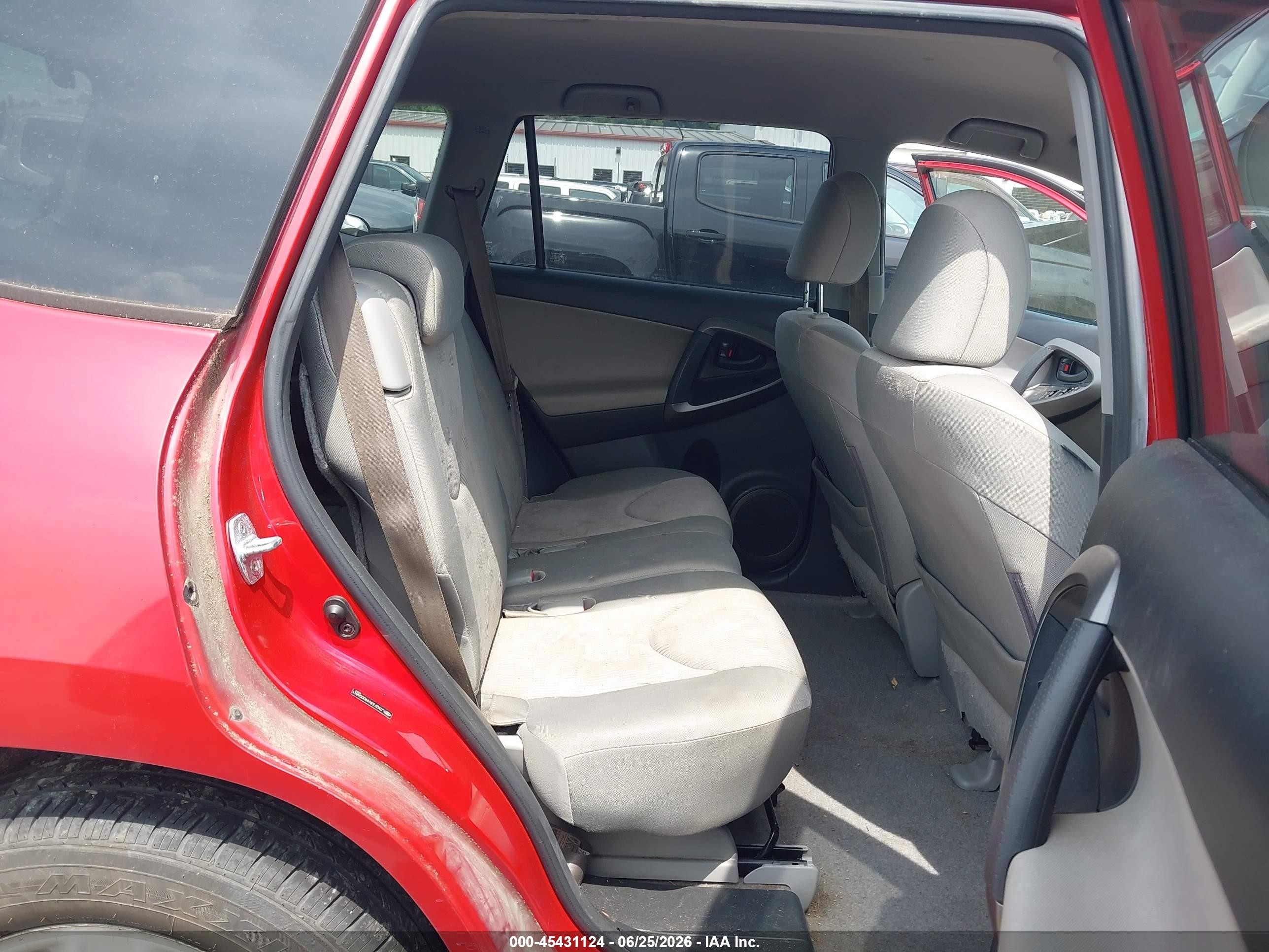2009 Toyota Rav4 Red vin: JTMZF33V49D006811