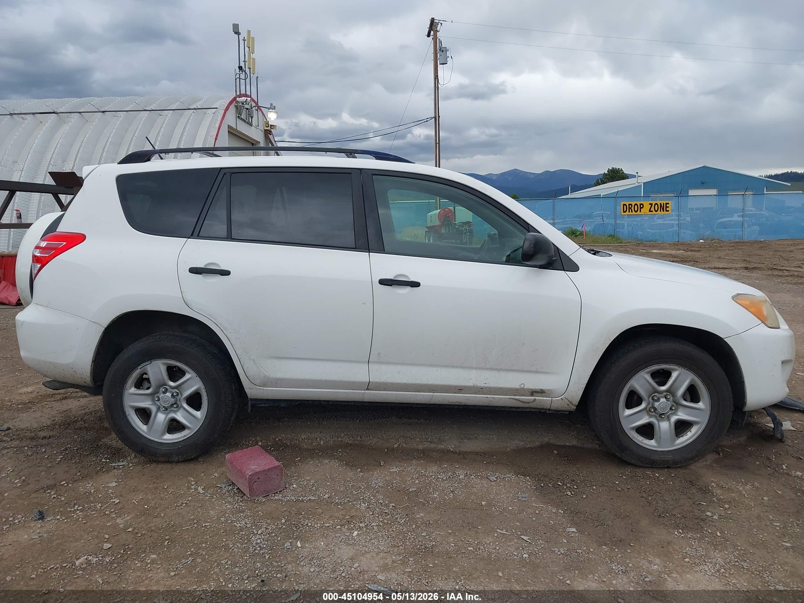 2009 Toyota Rav4   White vin: JTMZF33V49D015511