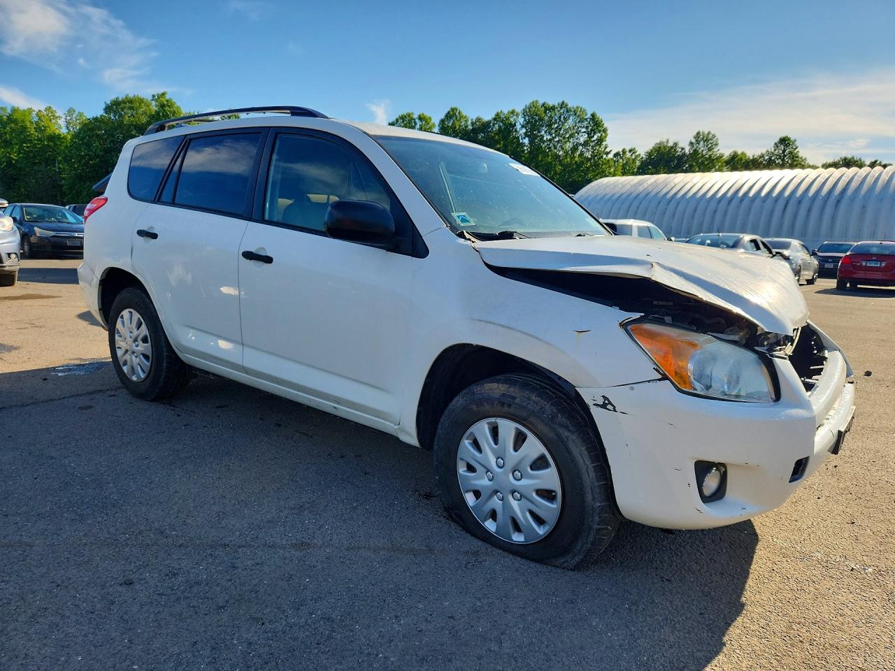 2009 Toyota Rav4 Base White vin: JTMZF33V595000686