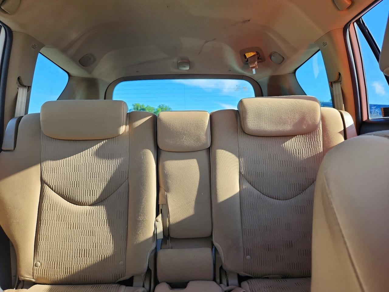2009 Toyota Rav4 Base White vin: JTMZF33V595000686