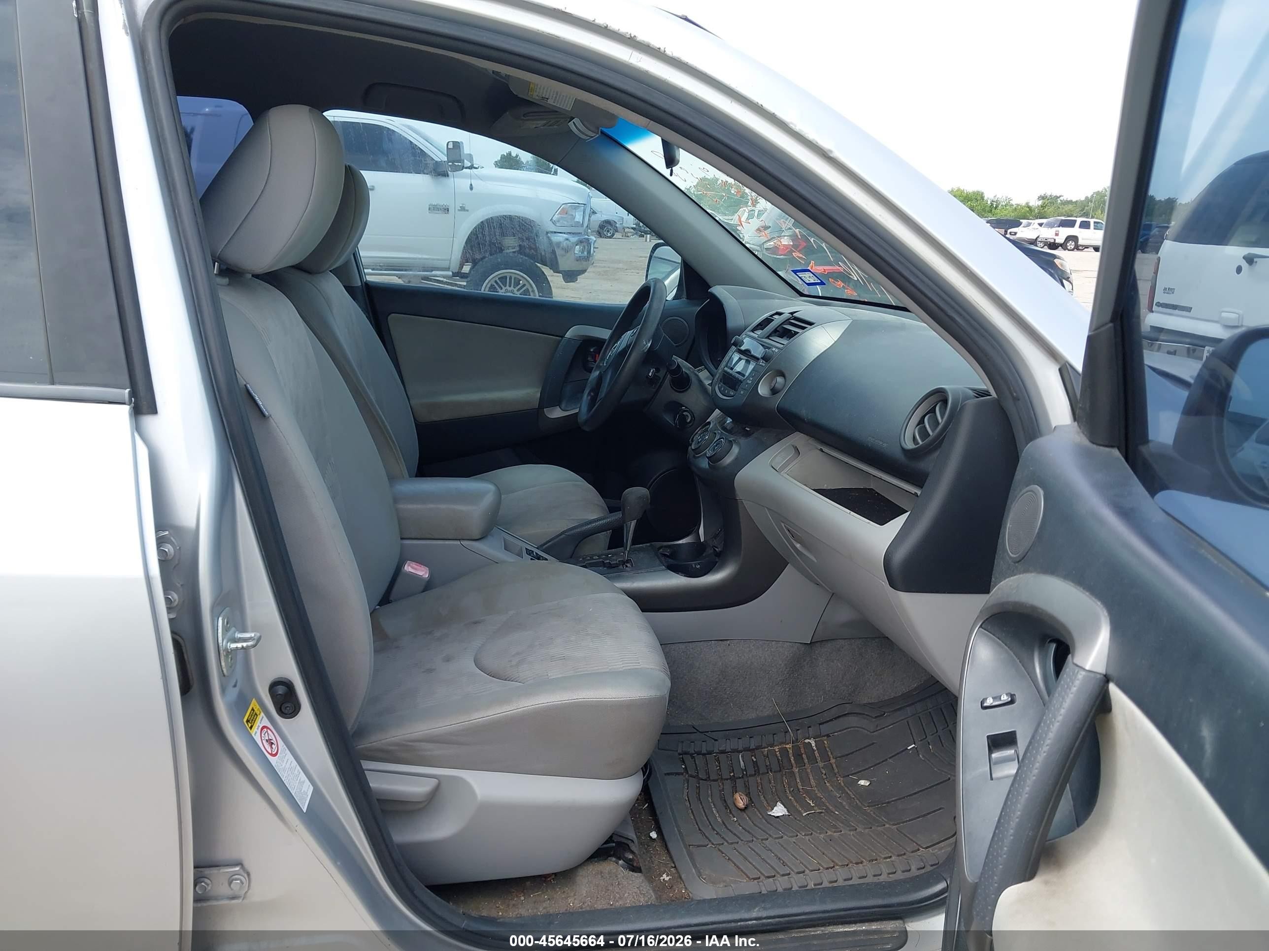 2009 Toyota Rav4   Silver vin: JTMZF33V59D009703