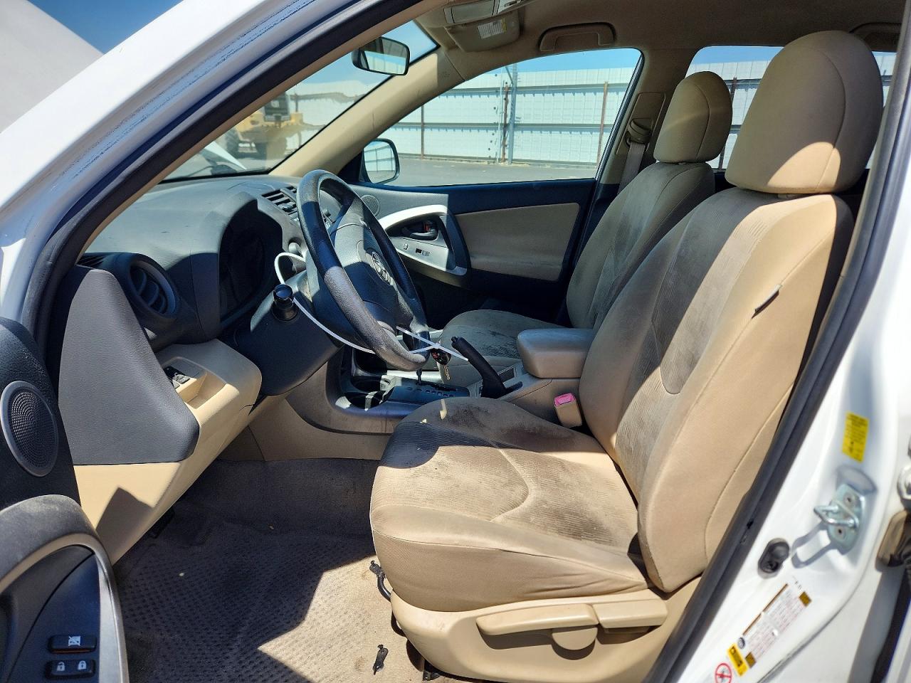 2009 Toyota Rav4 Base White vin: JTMZF33V59D014237