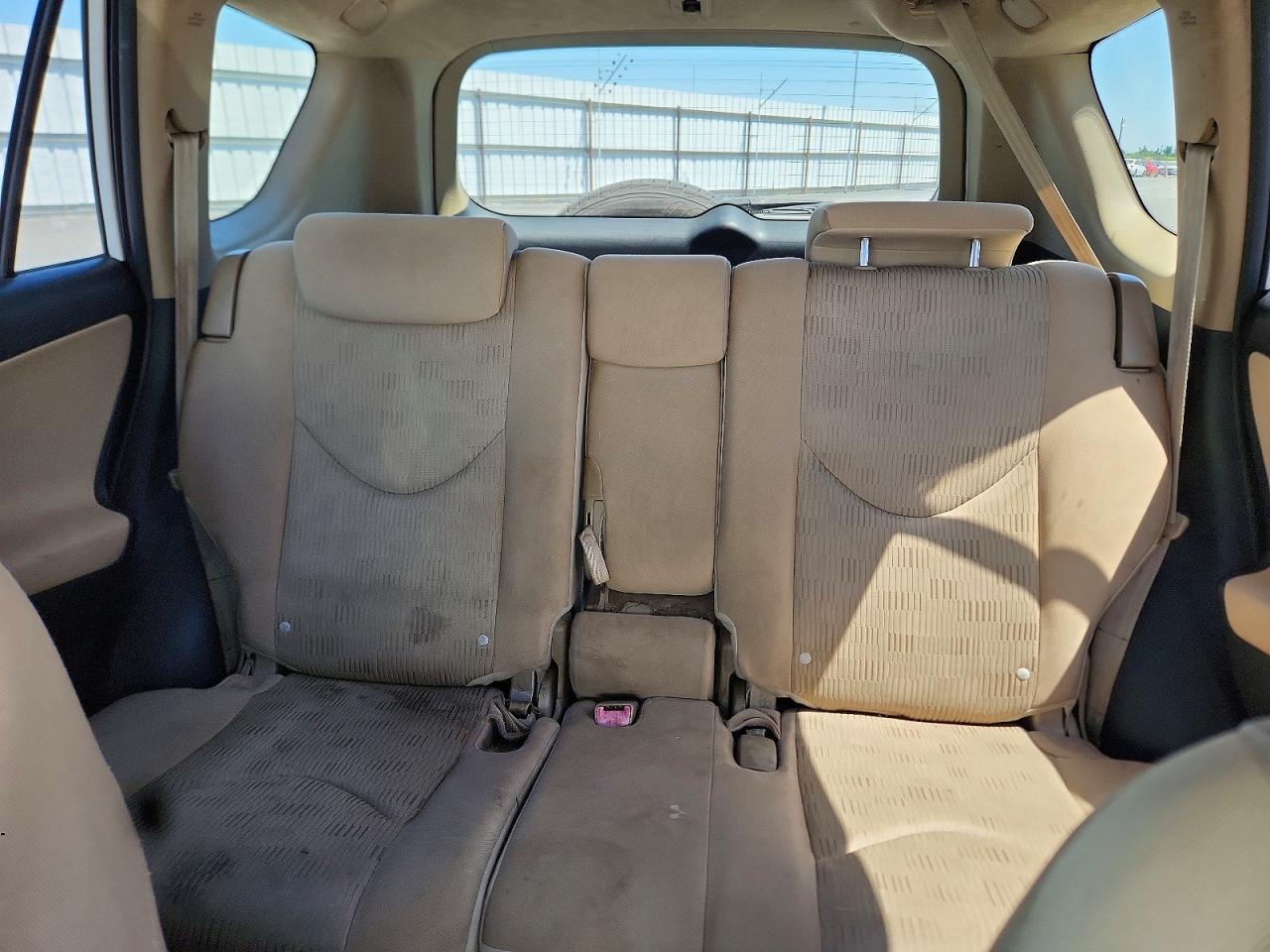 2009 Toyota Rav4 Base White vin: JTMZF33V59D014237