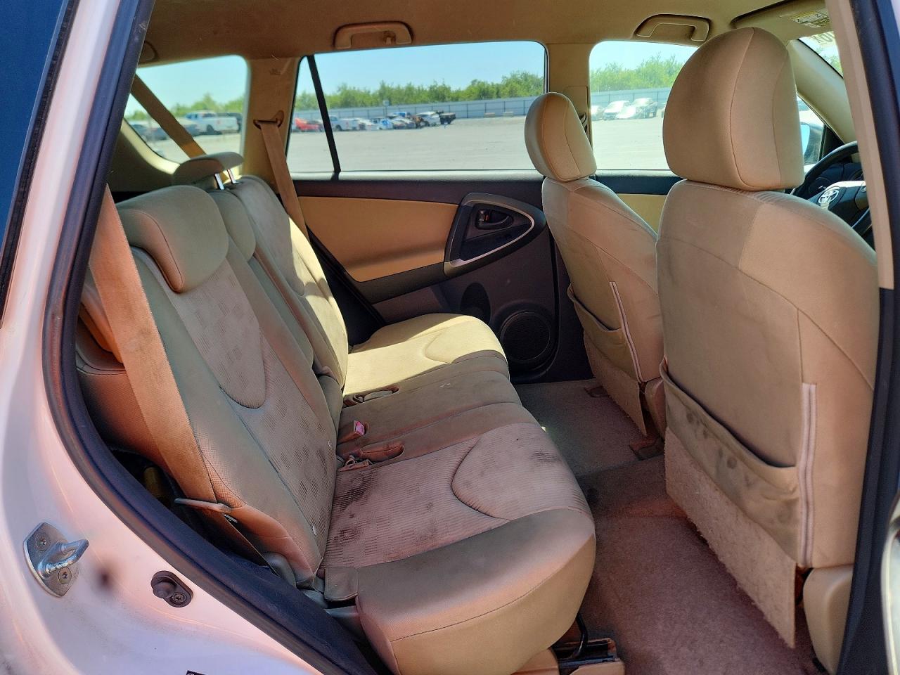 2009 Toyota Rav4 Base White vin: JTMZF33V59D014237