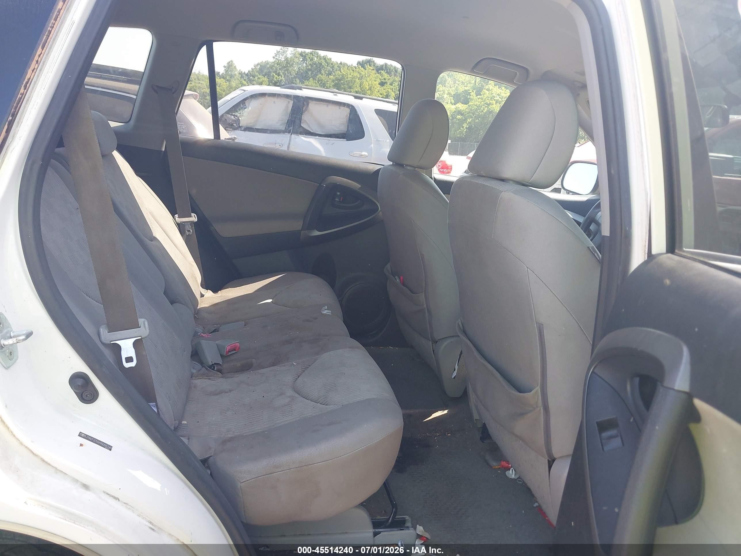 2009 Toyota Rav4   White vin: JTMZF33V695005749