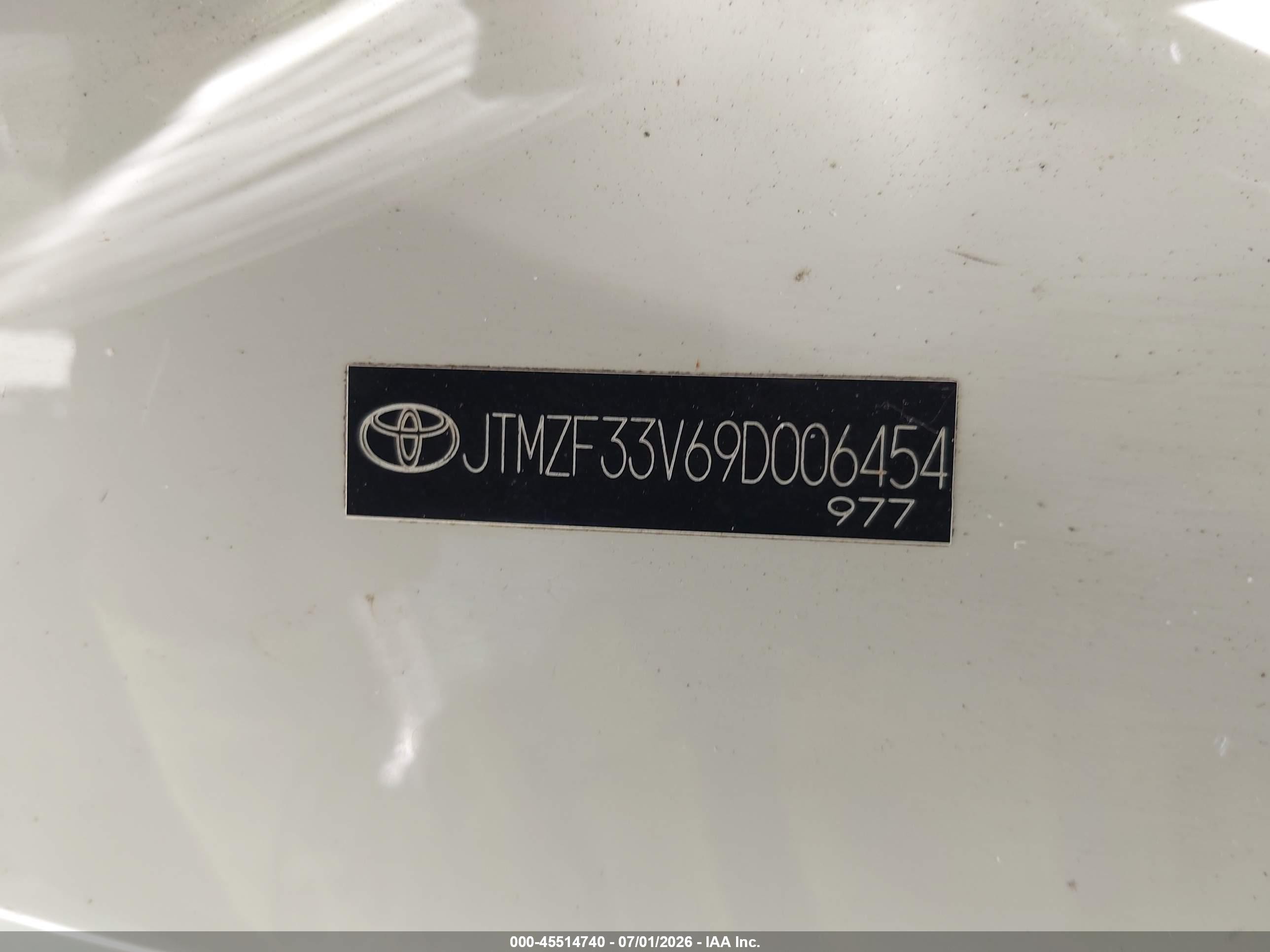 2009 Toyota Rav4   White vin: JTMZF33V69D006454