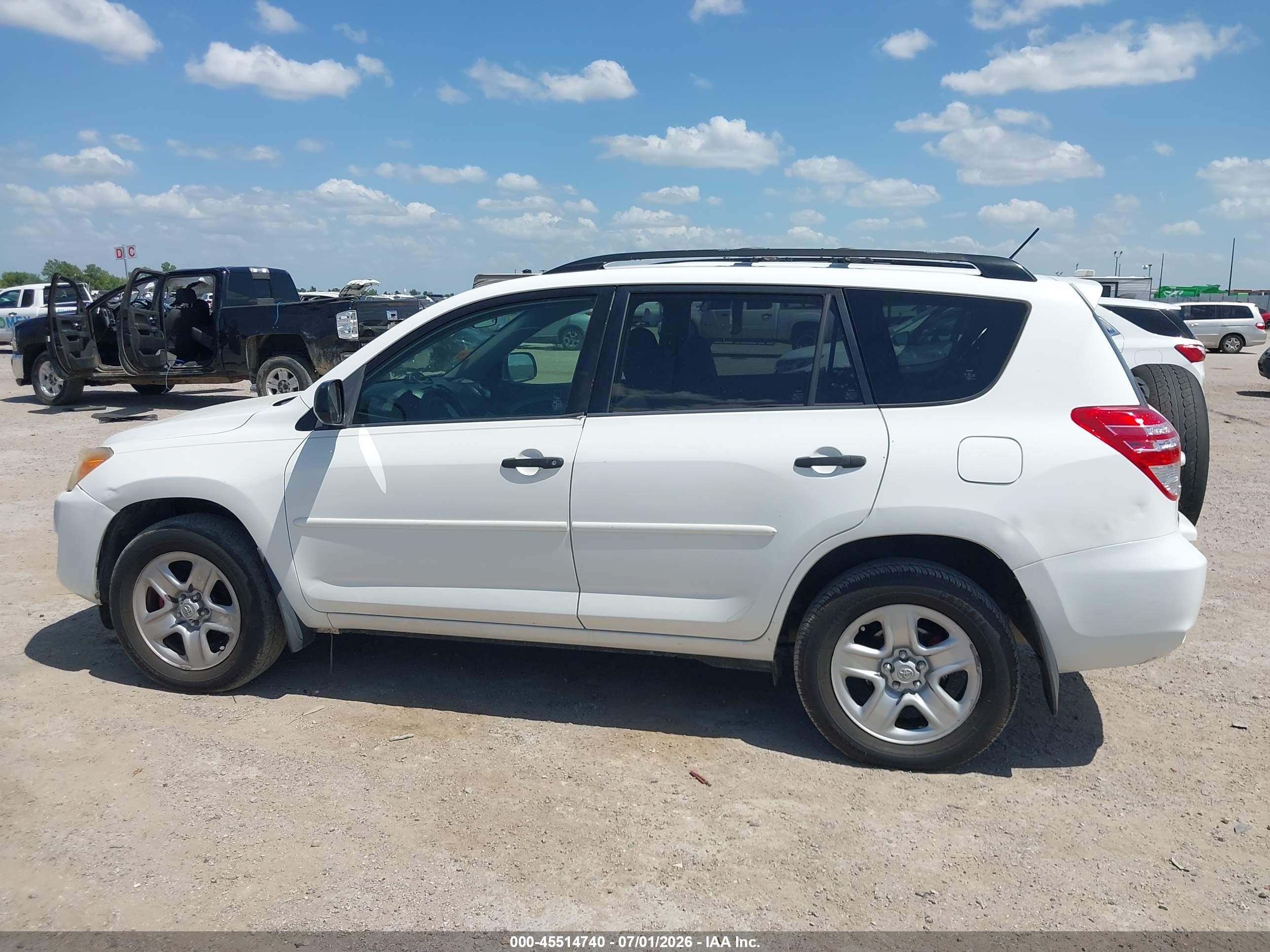 2009 Toyota Rav4   White vin: JTMZF33V69D006454