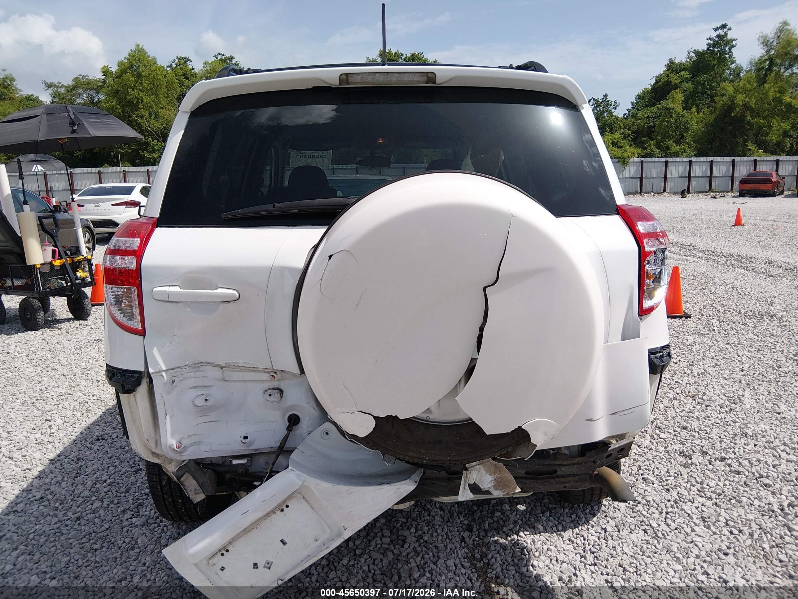 2009 Toyota Rav4   White vin: JTMZF33V79D002090