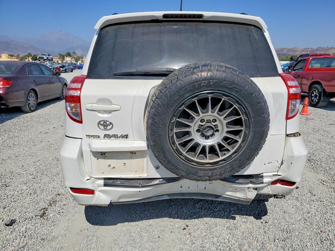 2009 Toyota Rav4 Base White vin: JTMZF33V79D014899