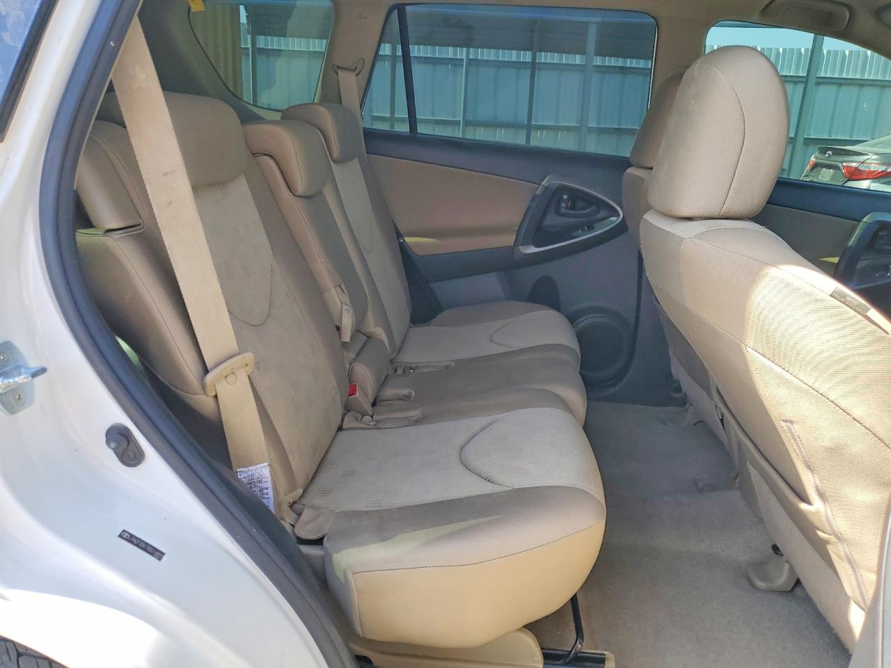 2009 Toyota Rav4 Base White vin: JTMZF33V79D014899