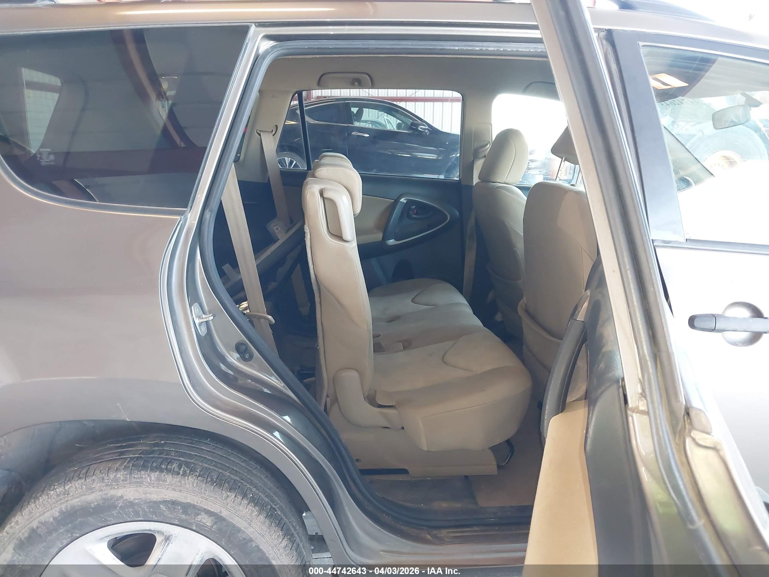 2009 Toyota Rav4   Brown vin: JTMZF33V895006143