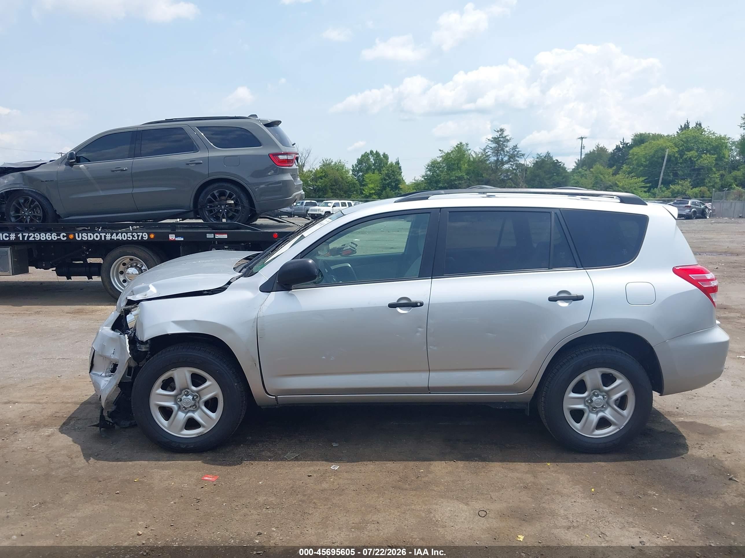 2009 Toyota Rav4 Серебряный vin: JTMZF33V89D013826