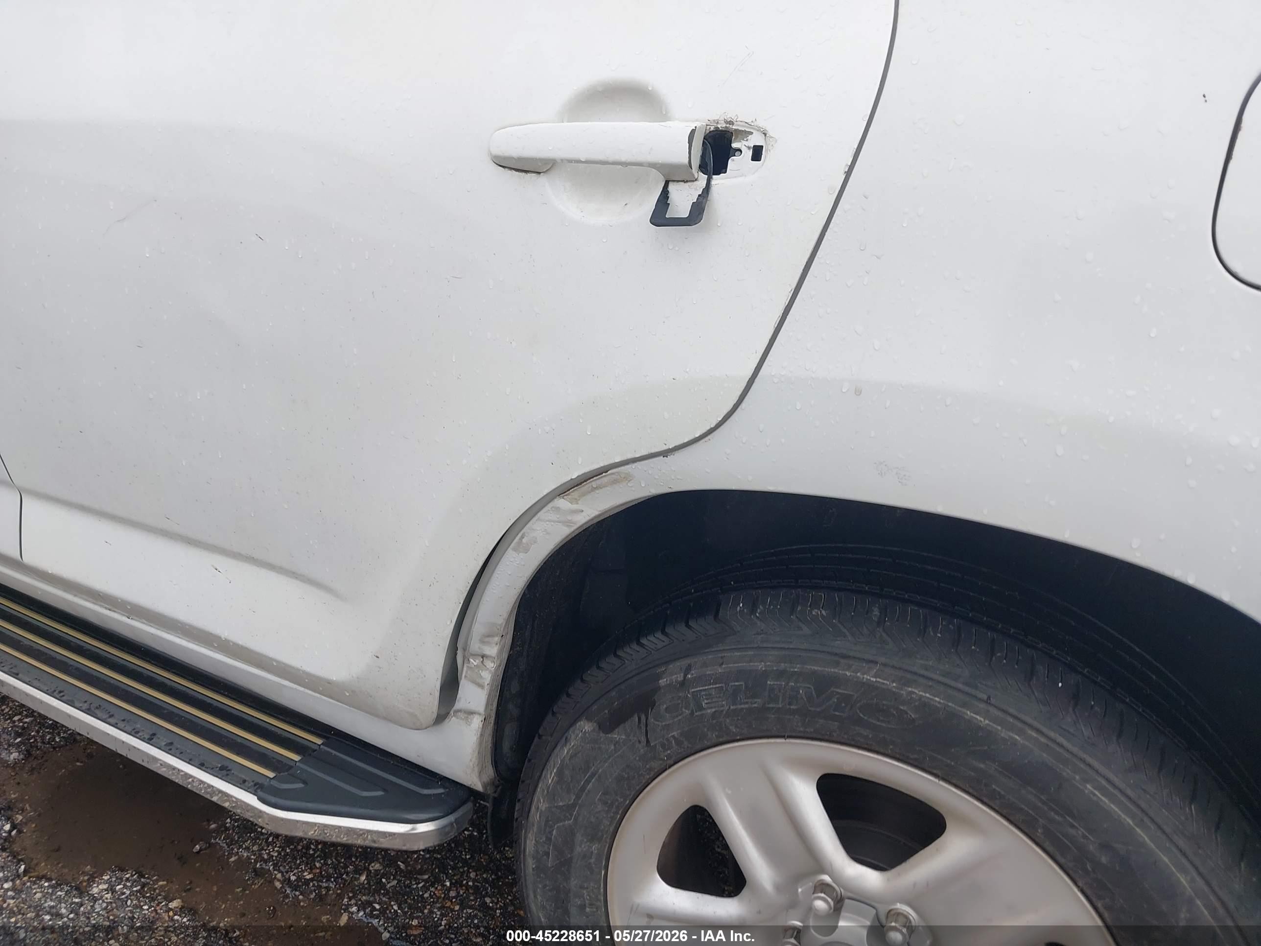 2009 Toyota Rav4   White vin: JTMZF33V99D004455