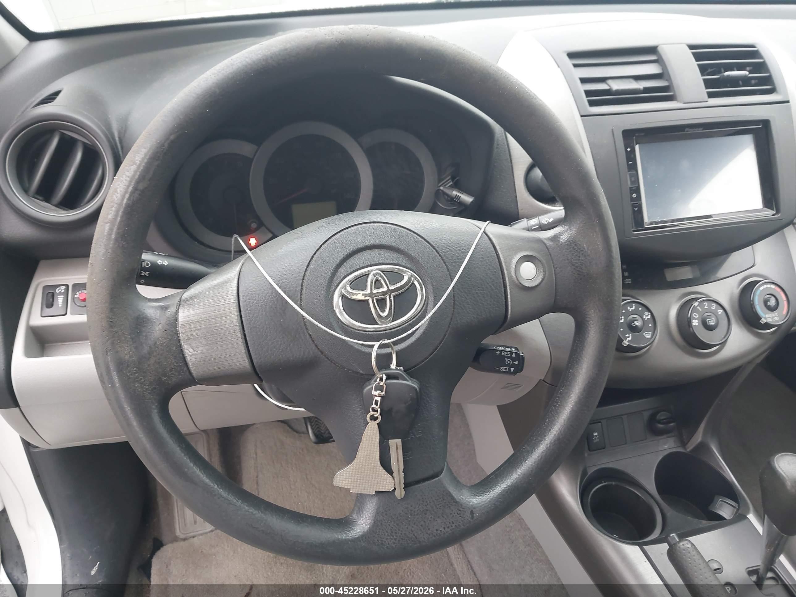 2009 Toyota Rav4   White vin: JTMZF33V99D004455