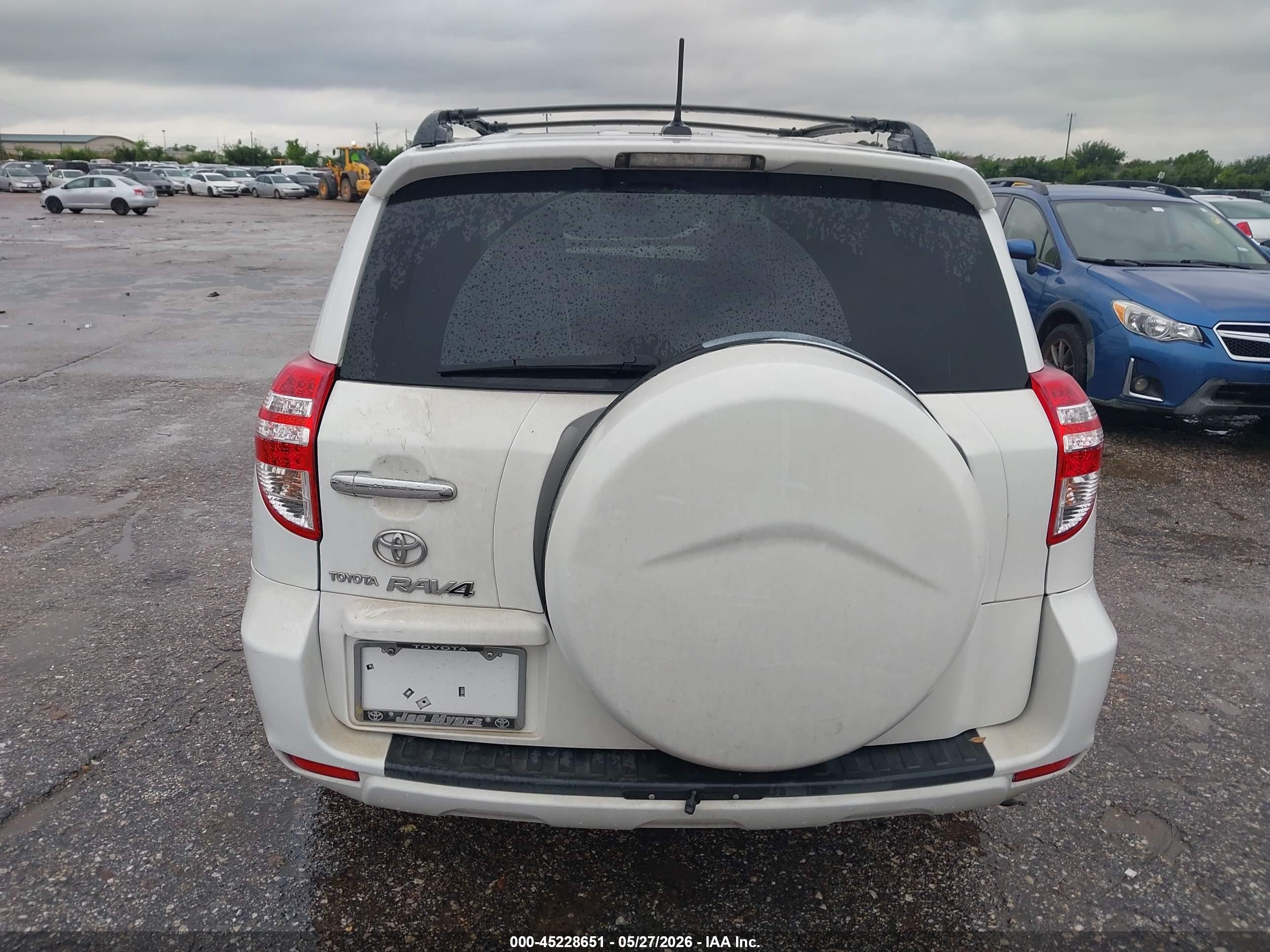 2009 Toyota Rav4   White vin: JTMZF33V99D004455
