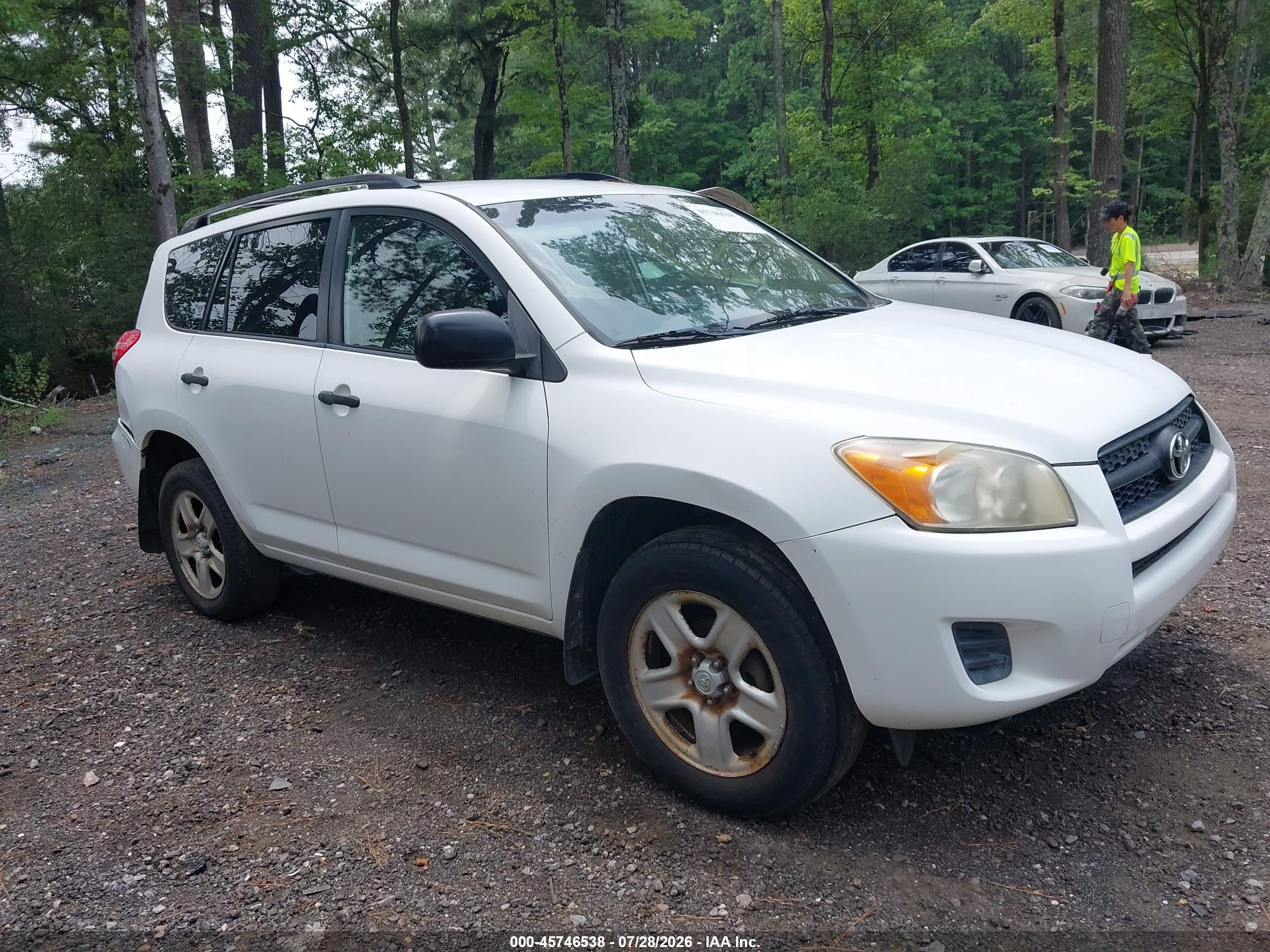 2009 Toyota Rav4   White vin: JTMZF33V99D014435