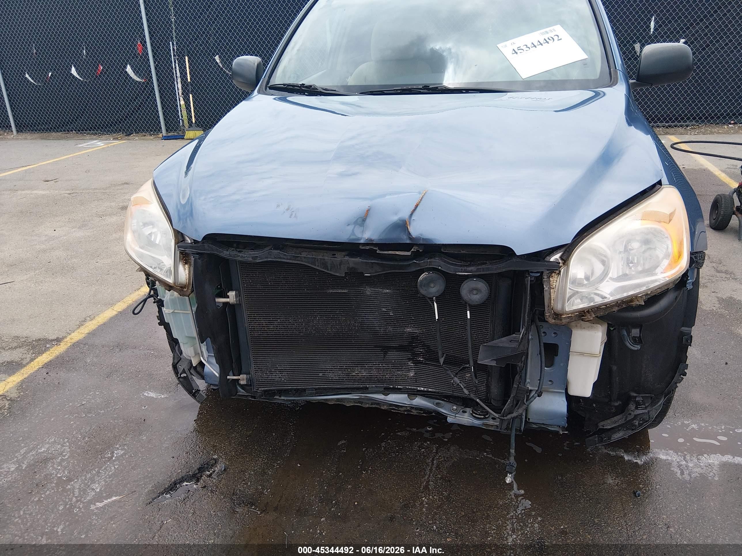 2009 Toyota Rav4   Blue vin: JTMZF33VX95008900