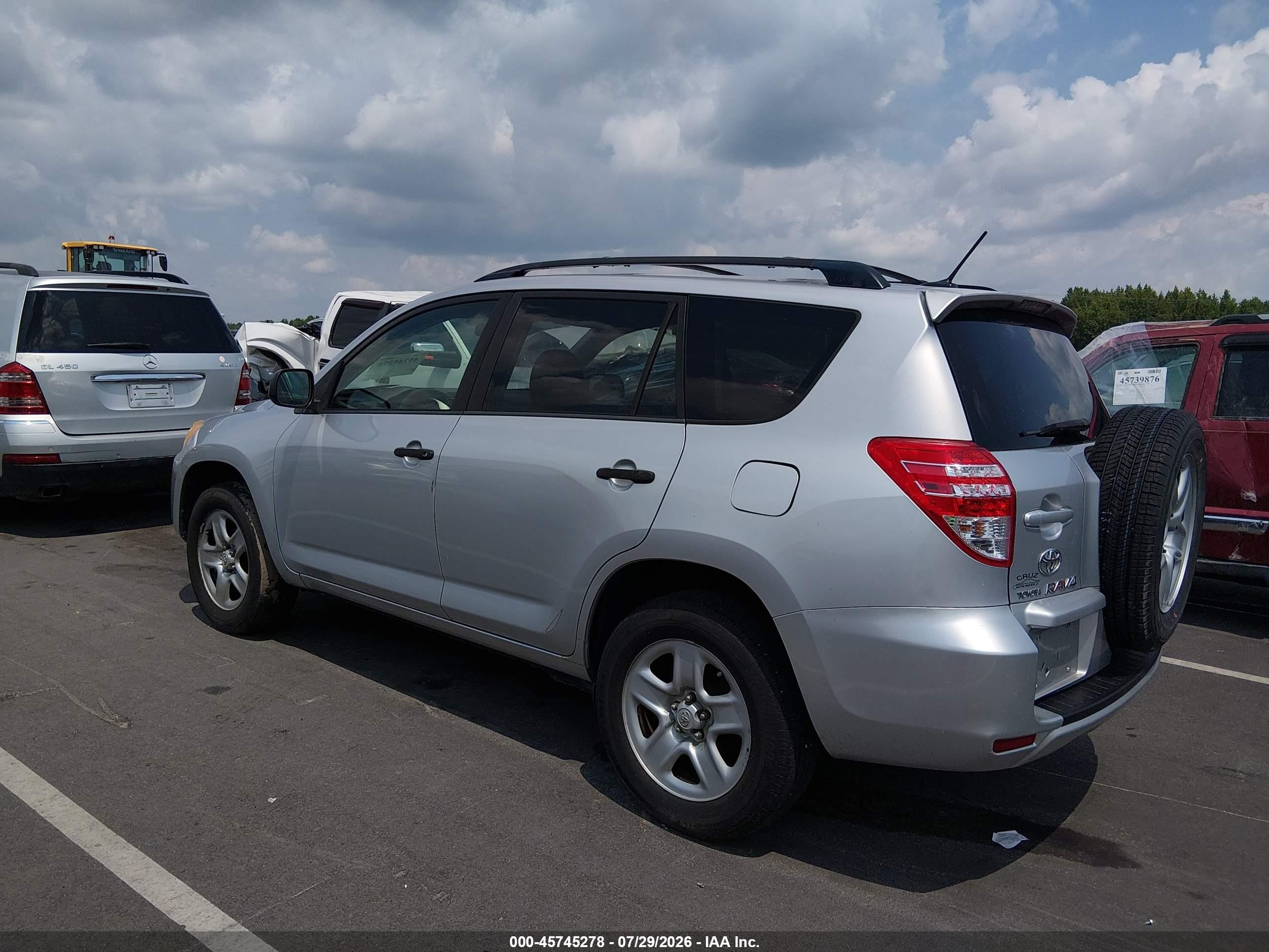 2009 Toyota Rav4   Silver vin: JTMZF33VX95009111