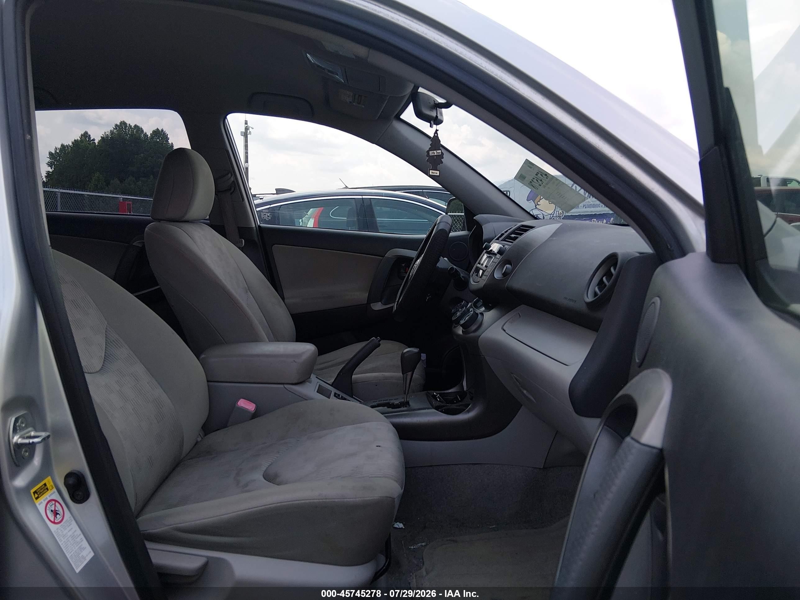 2009 Toyota Rav4   Silver vin: JTMZF33VX95009111