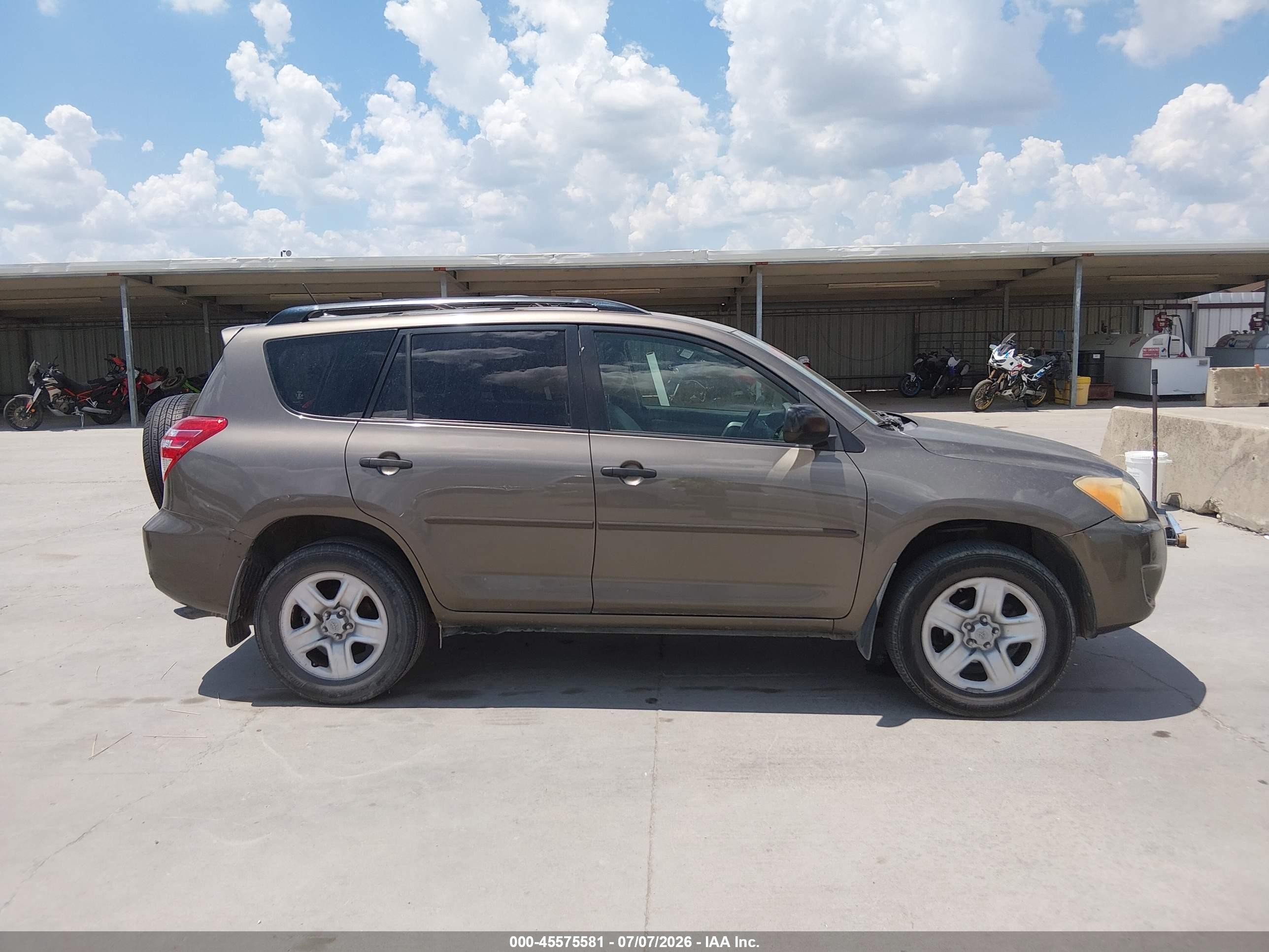 2009 Toyota Rav4   Серый vin: JTMZF33VX95013126