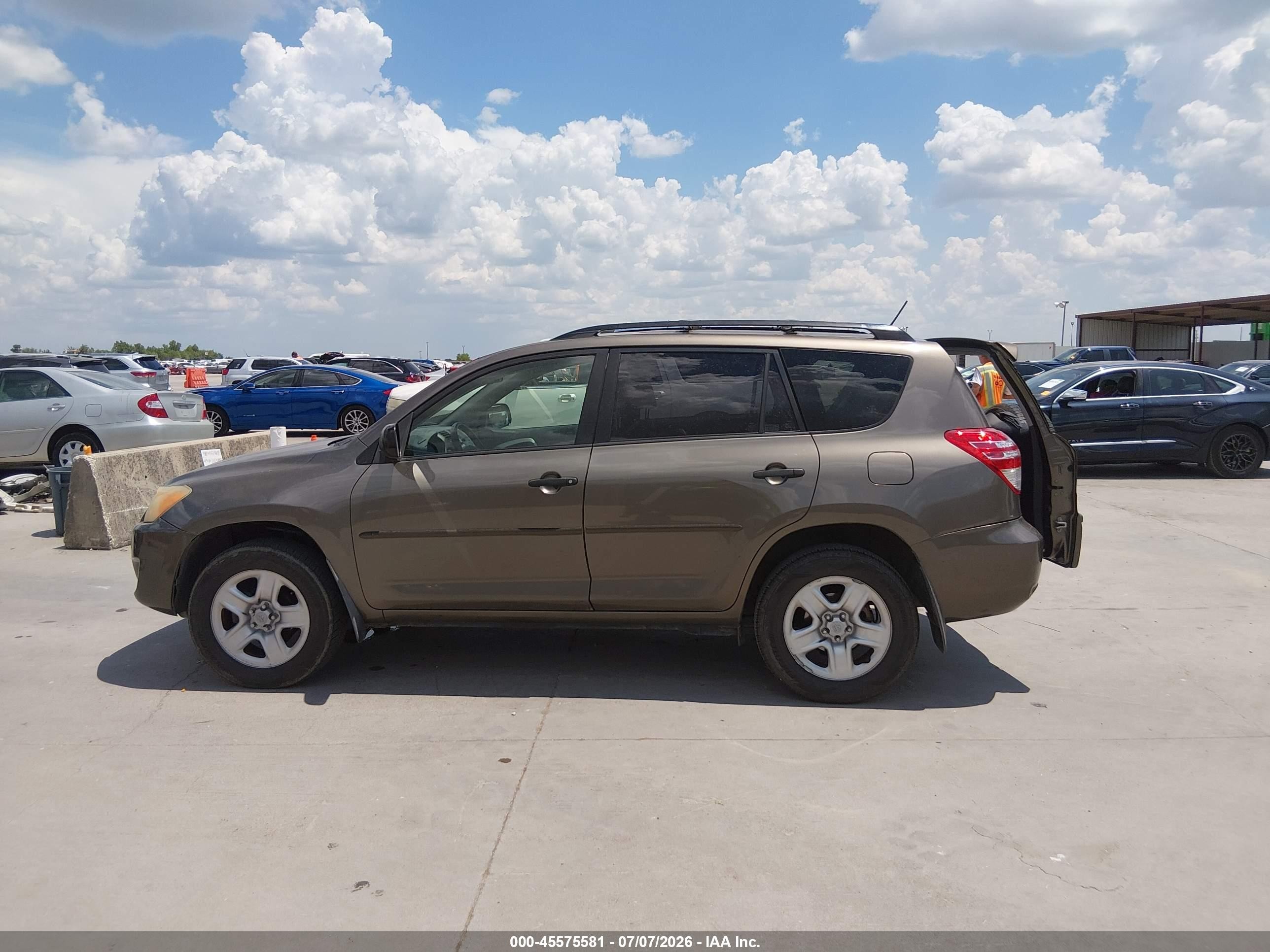 2009 Toyota Rav4   Серый vin: JTMZF33VX95013126