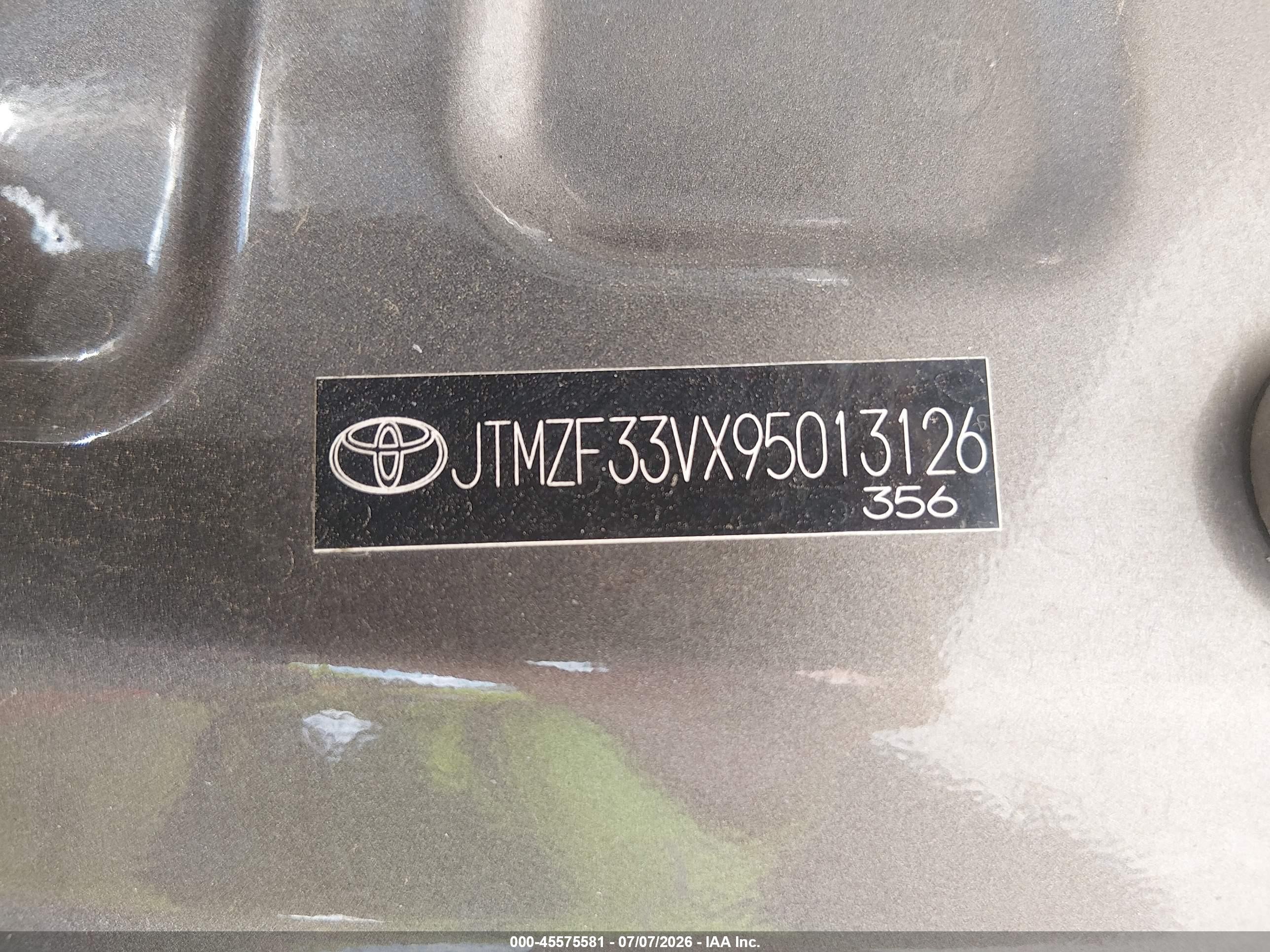 2009 Toyota Rav4   Серый vin: JTMZF33VX95013126