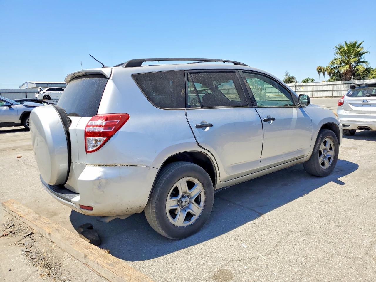 2009 Toyota Rav4 Base Silver vin: JTMZF35V995009825
