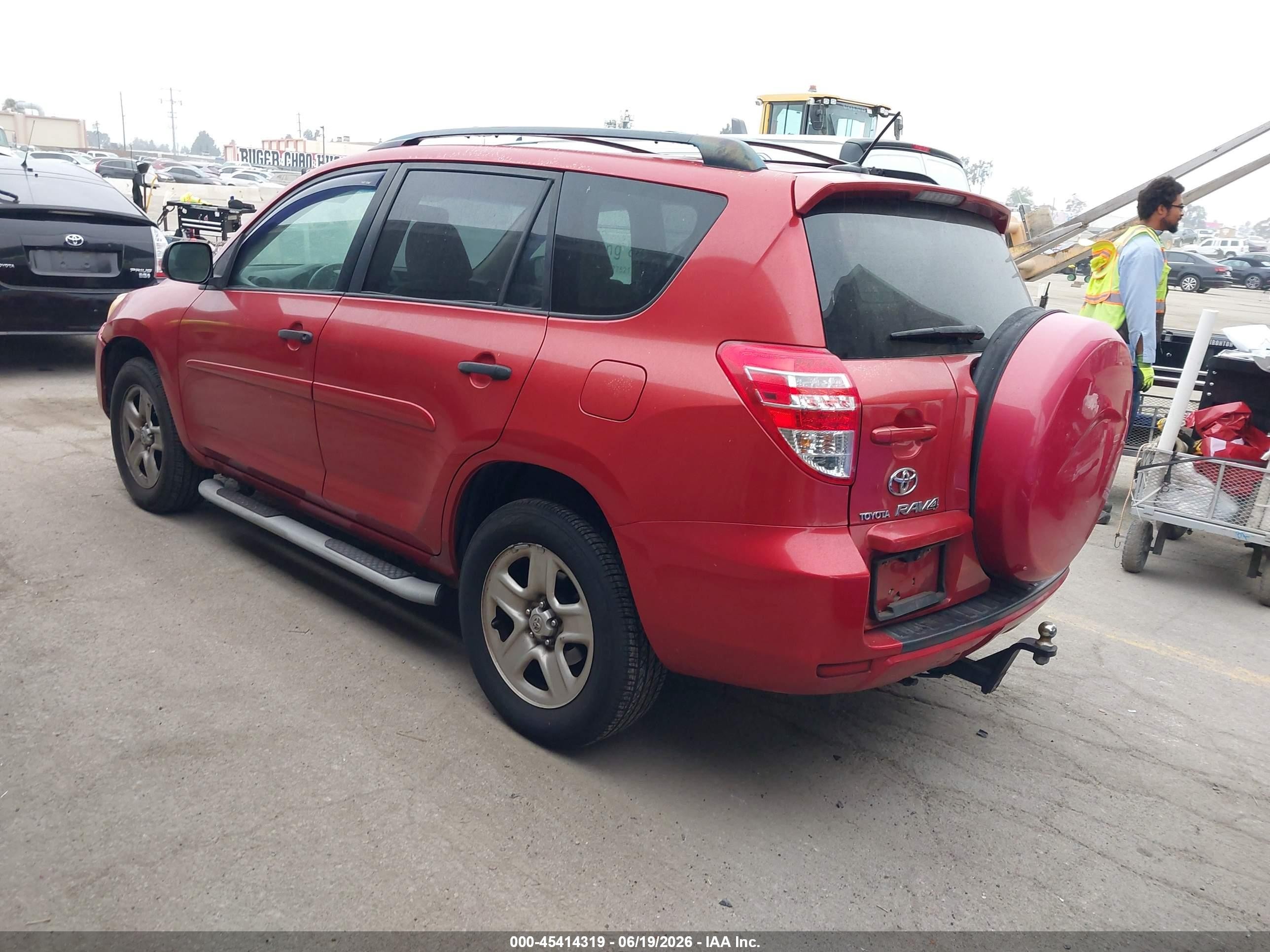 2010 Toyota Rav4   Red vin: JTMZF4DV0A5022538