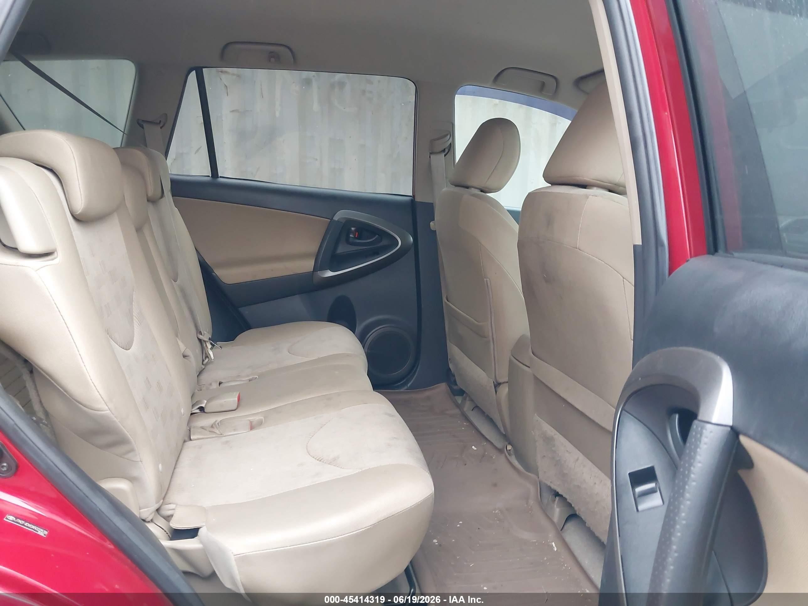2010 Toyota Rav4   Red vin: JTMZF4DV0A5022538