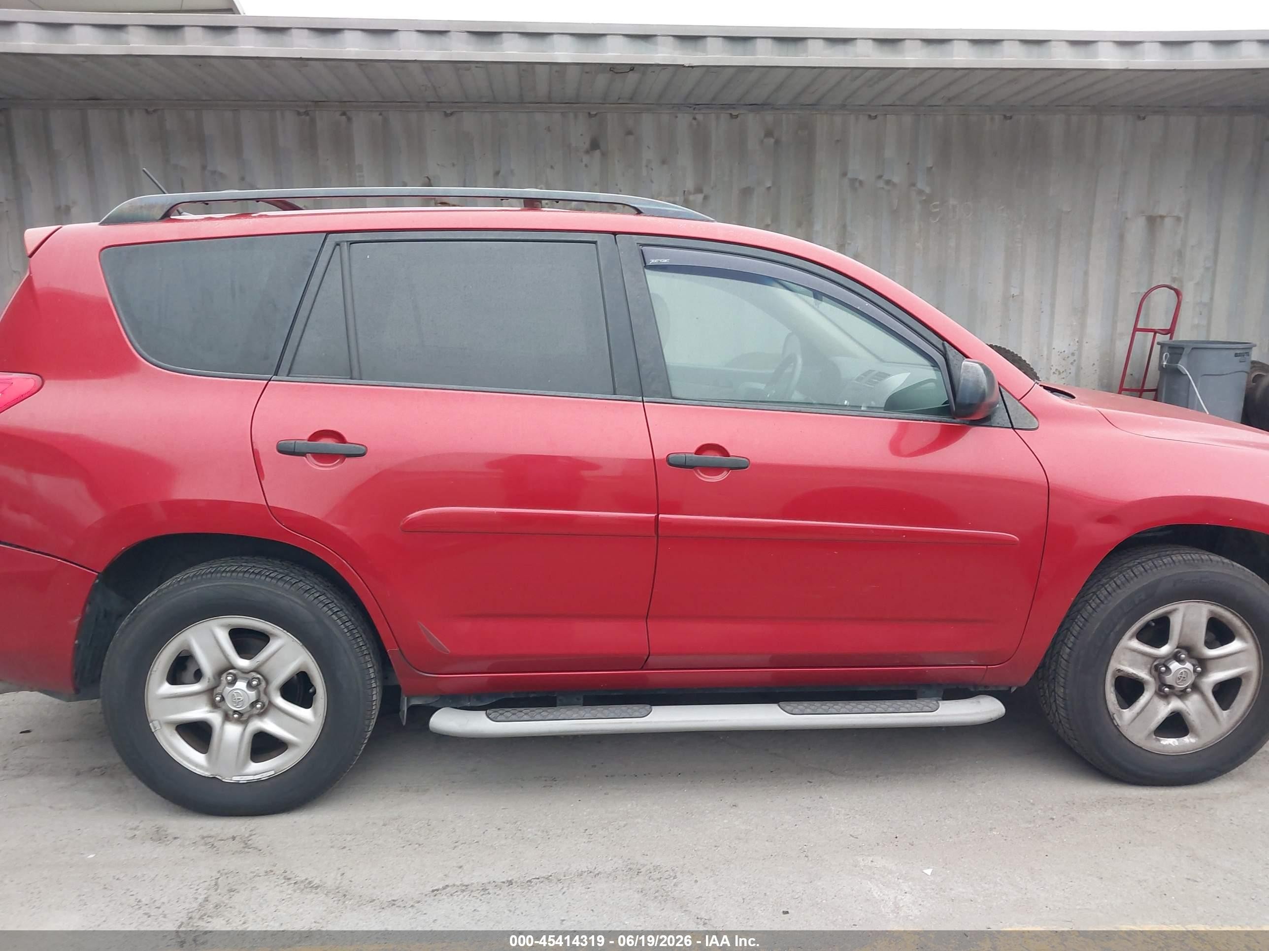 2010 Toyota Rav4   Red vin: JTMZF4DV0A5022538