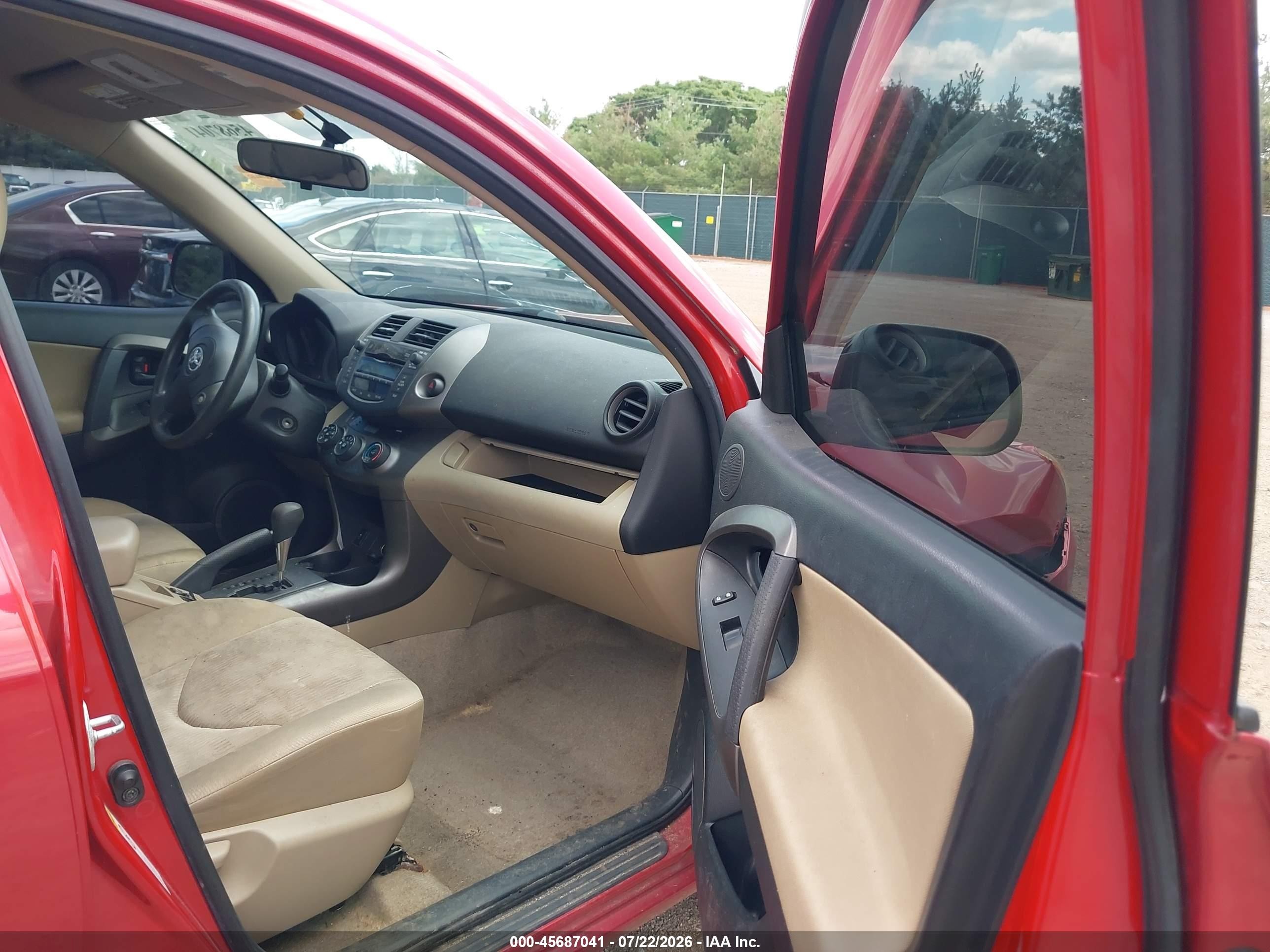 2010 Toyota Rav4 Red vin: JTMZF4DV0AD016020