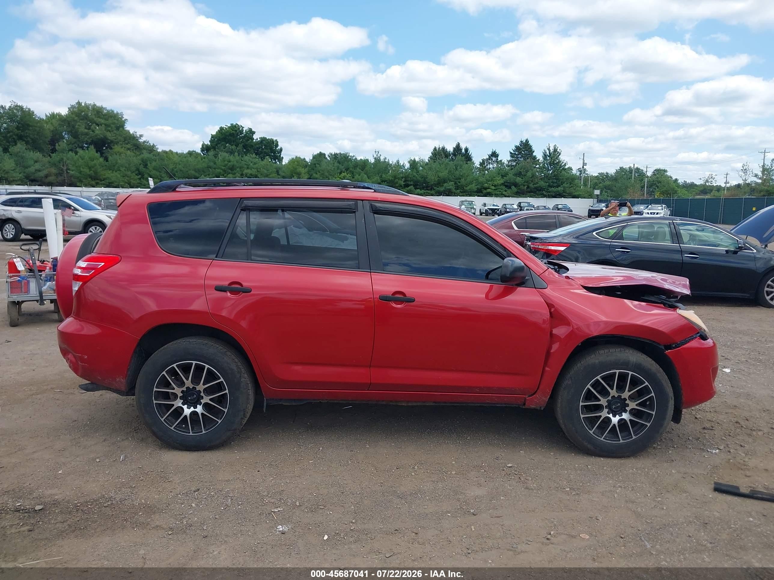 2010 Toyota Rav4 Red vin: JTMZF4DV0AD016020