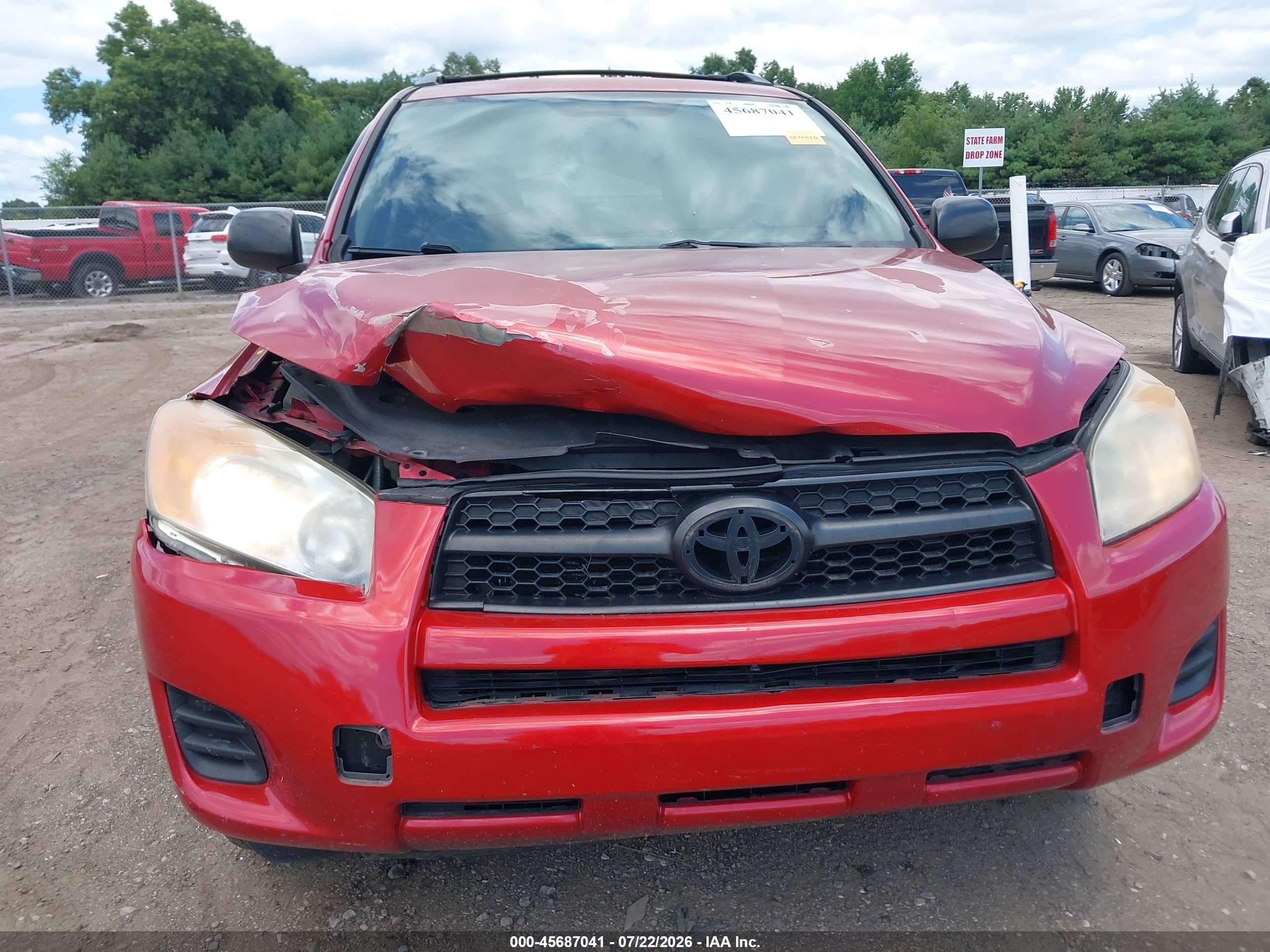 2010 Toyota Rav4 Red vin: JTMZF4DV0AD016020