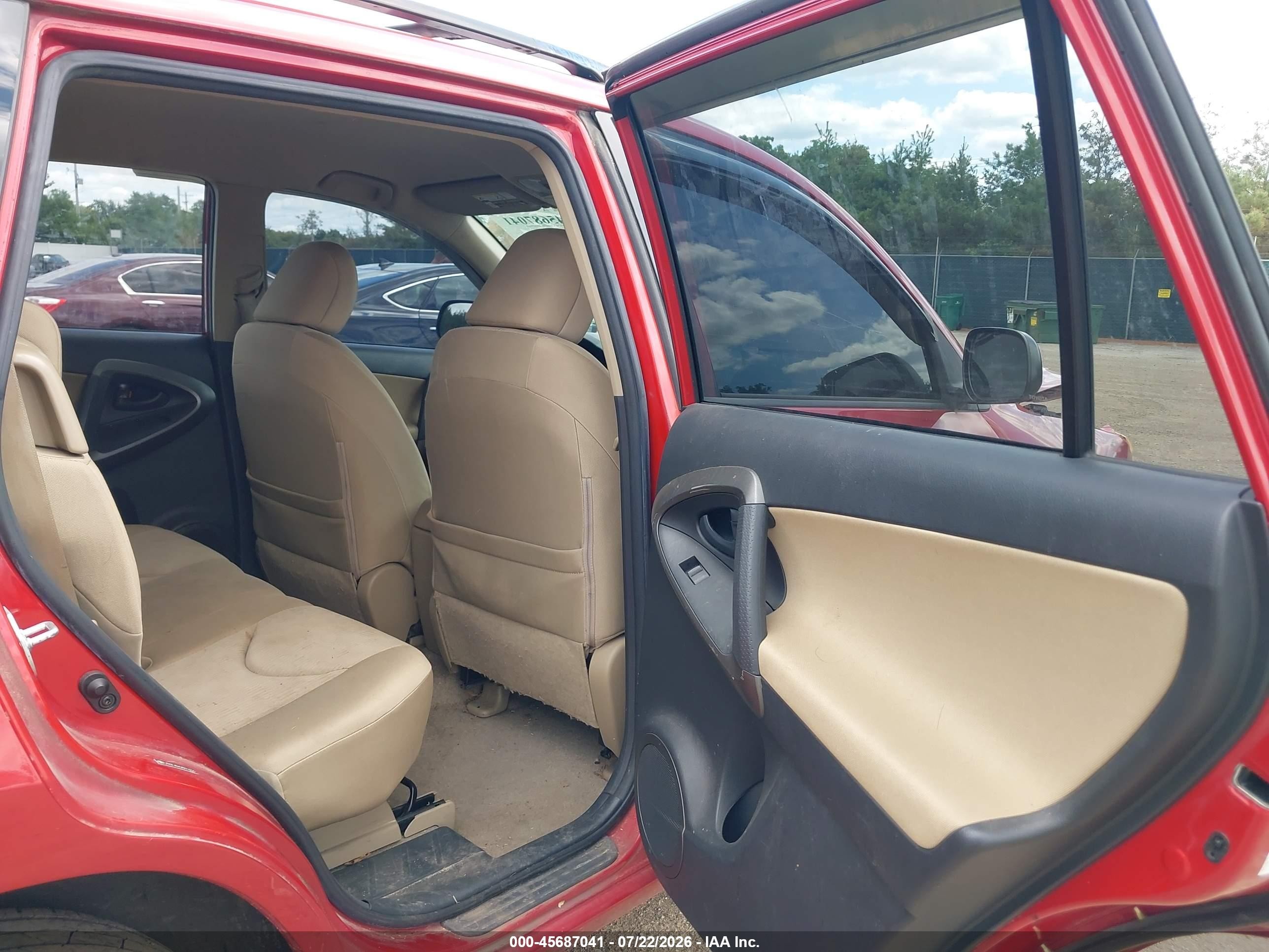 2010 Toyota Rav4 Red vin: JTMZF4DV0AD016020