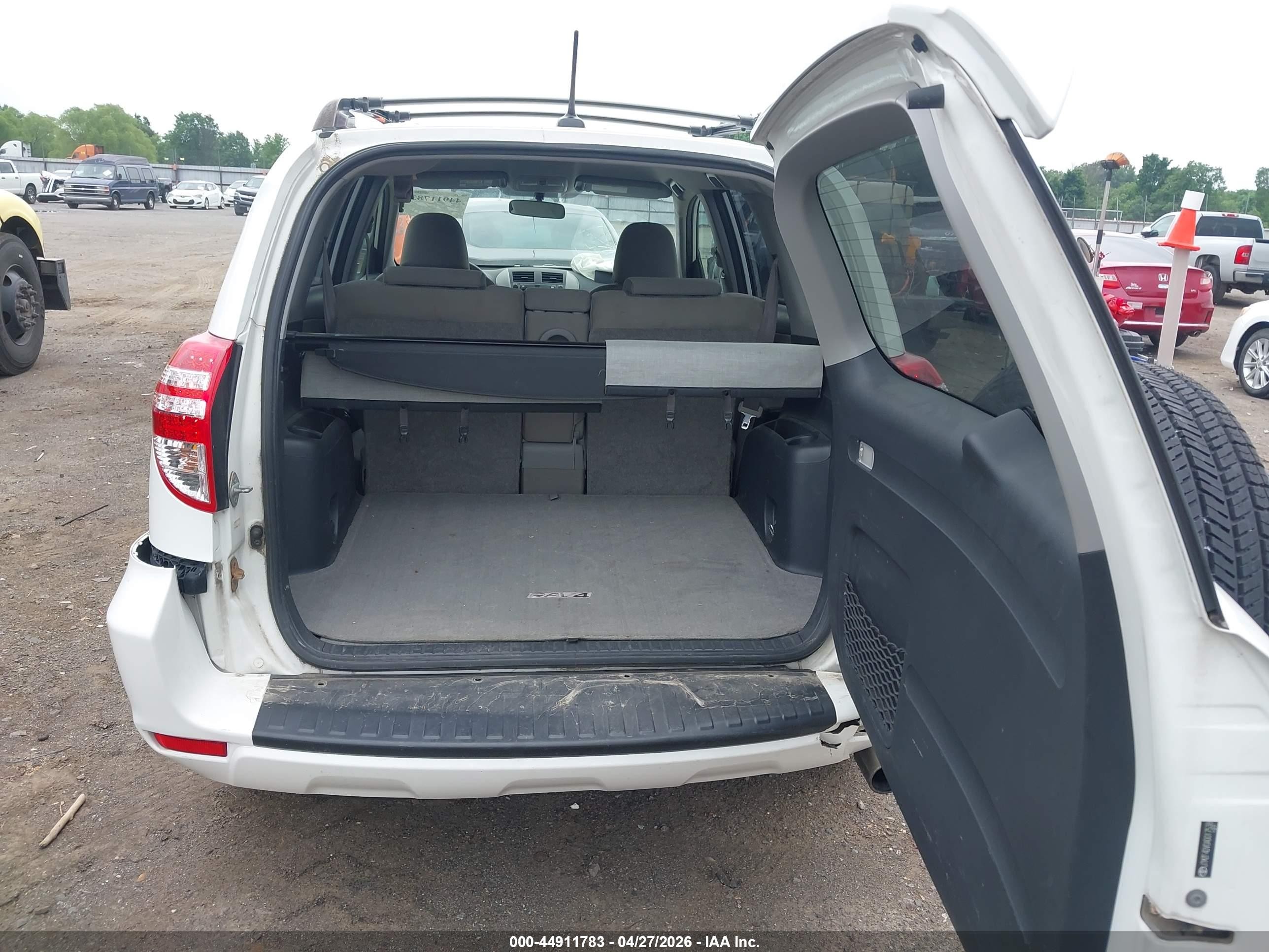 2010 Toyota Rav4   White vin: JTMZF4DV0AD017538