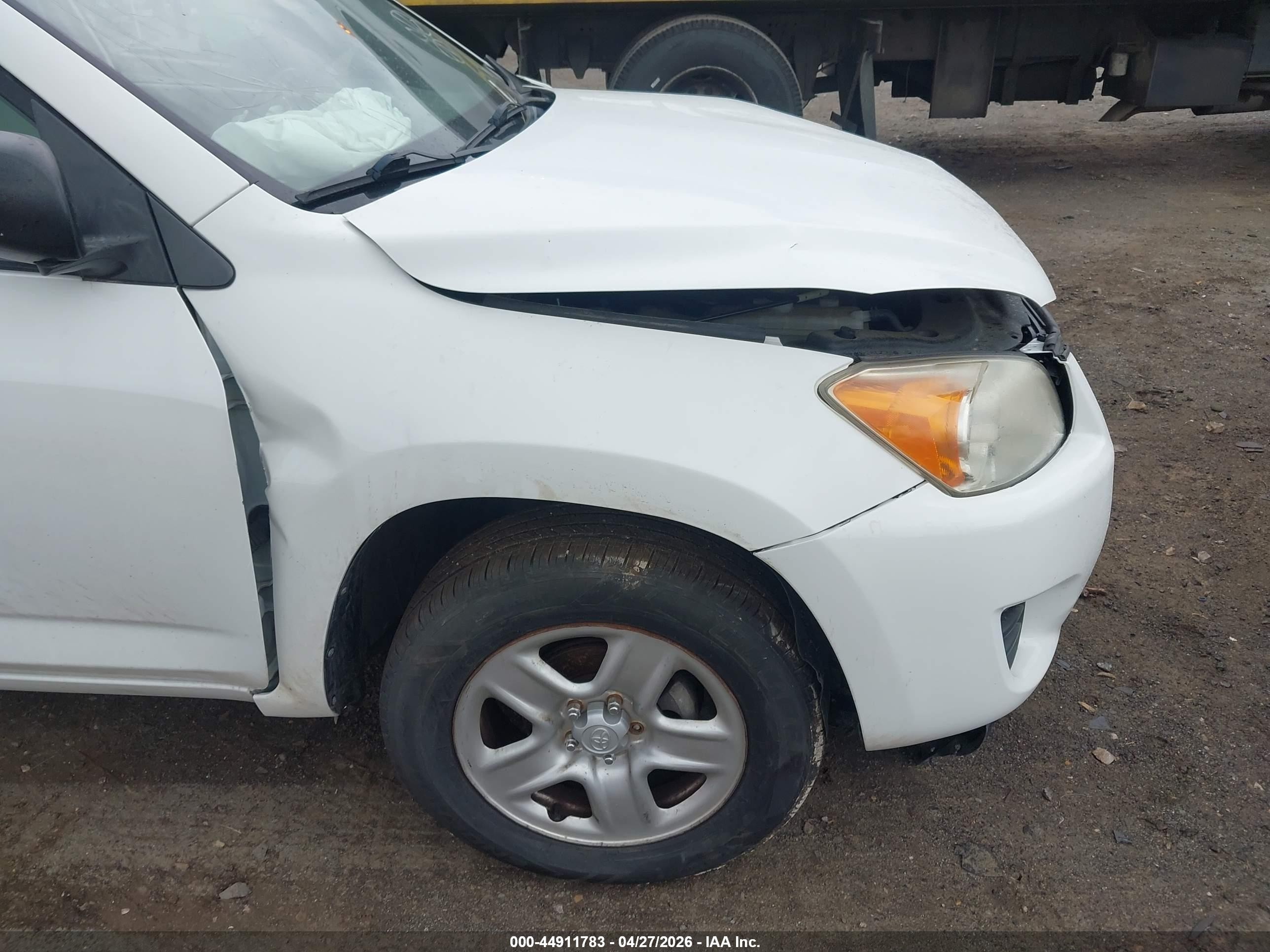 2010 Toyota Rav4   White vin: JTMZF4DV0AD017538