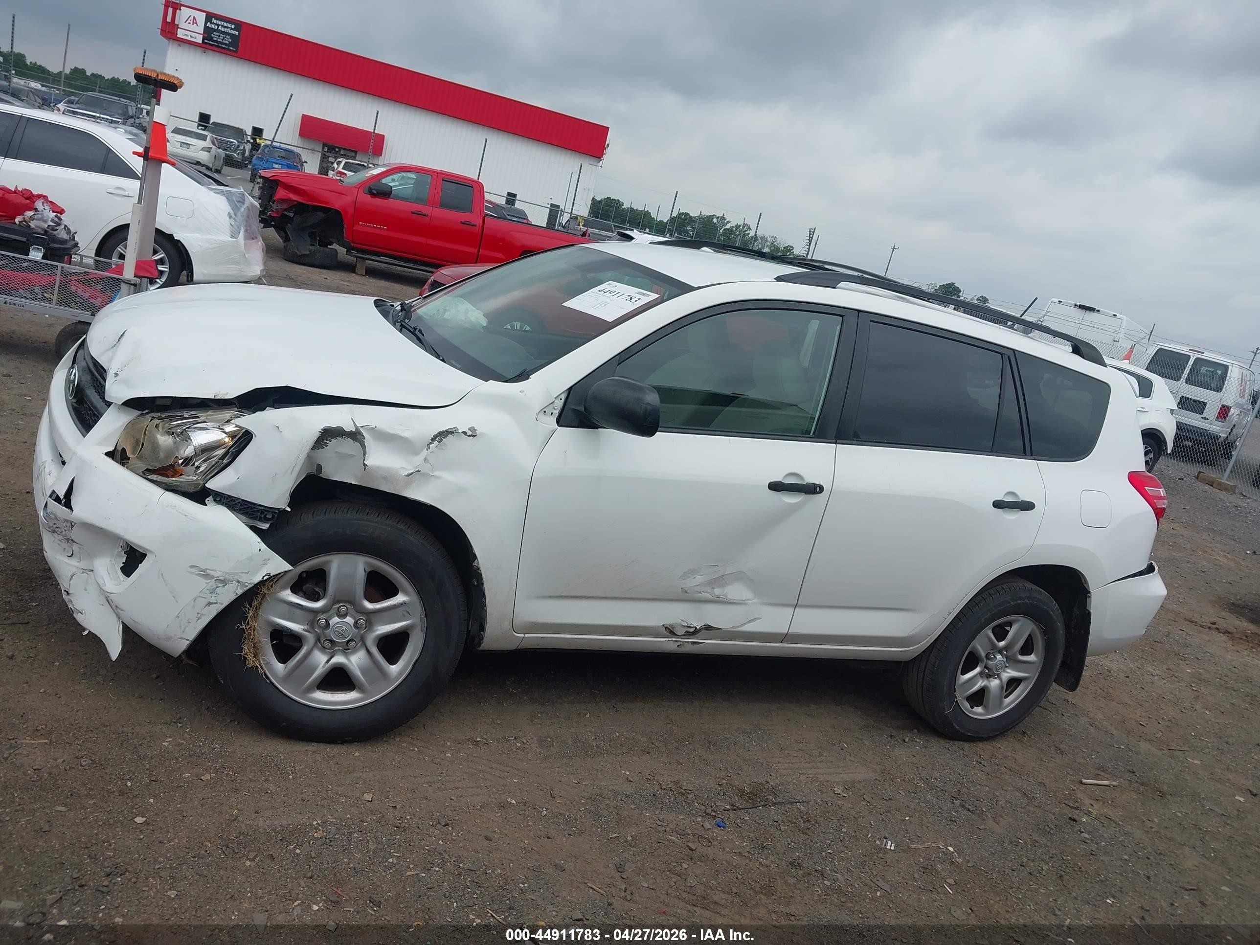 2010 Toyota Rav4   White vin: JTMZF4DV0AD017538
