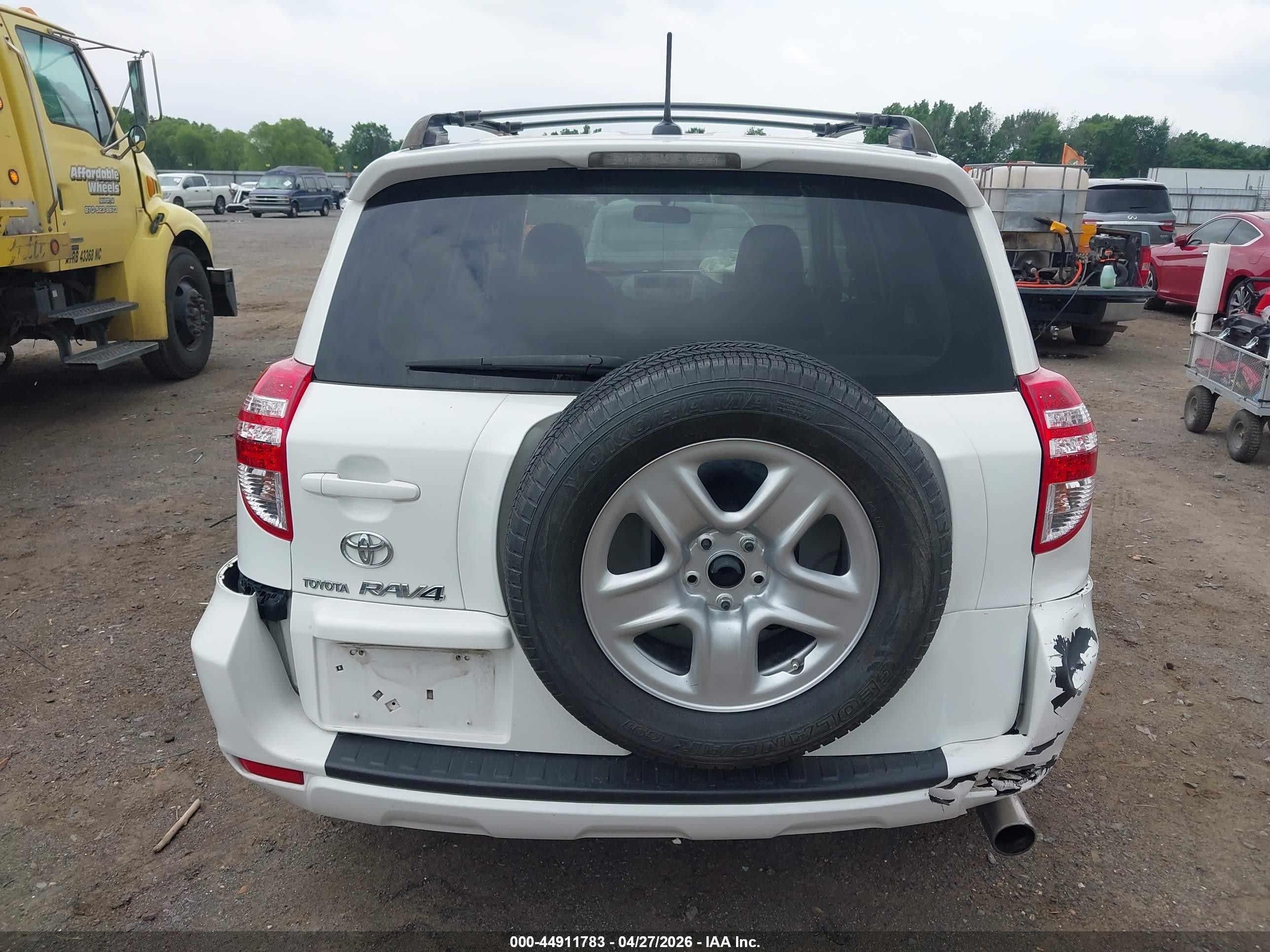 2010 Toyota Rav4   White vin: JTMZF4DV0AD017538