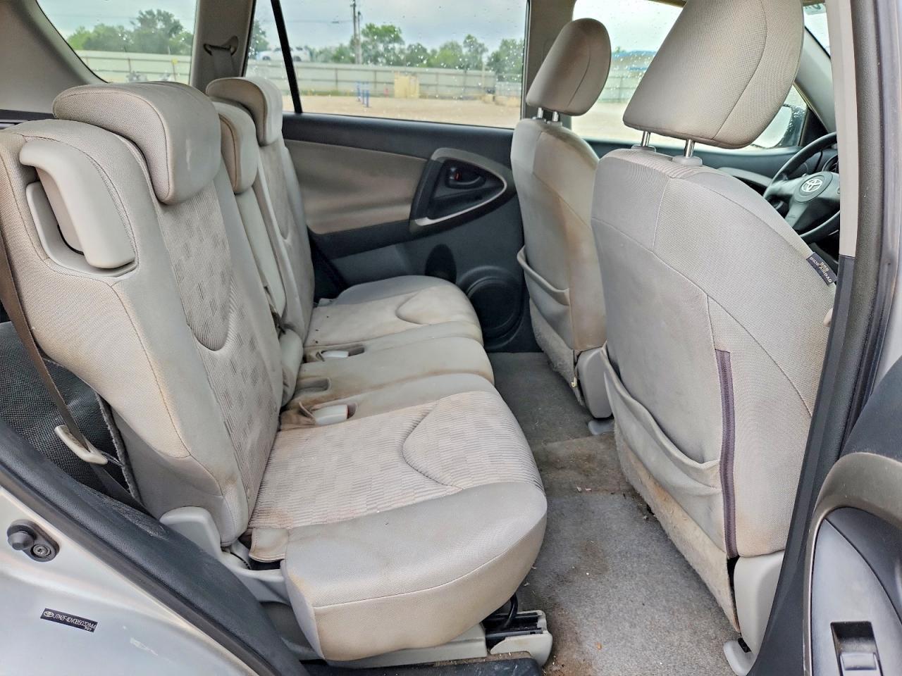 2011 Toyota Rav4 Base Silver vin: JTMZF4DV0B5032844